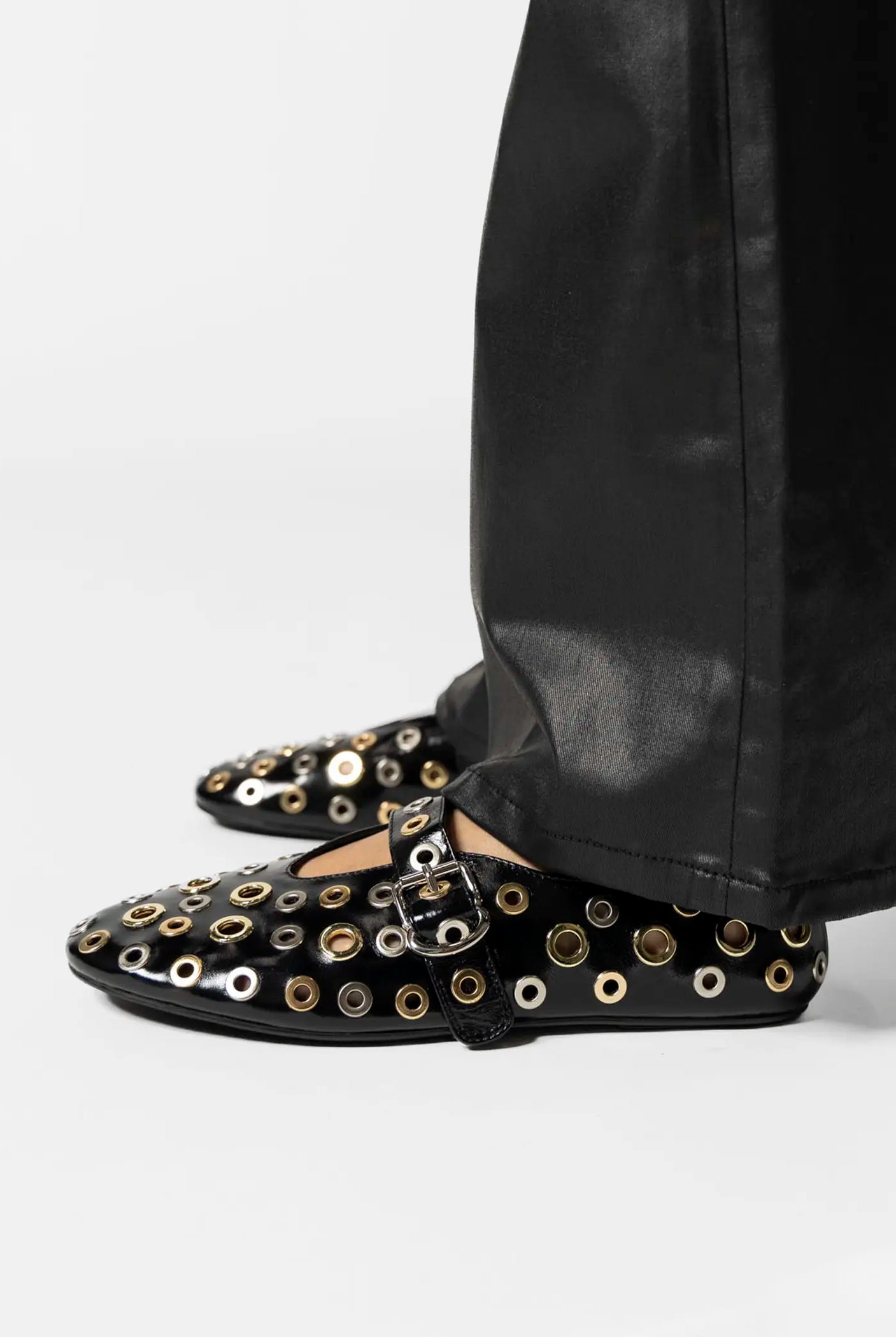 swatch_black holed flat flat shoes