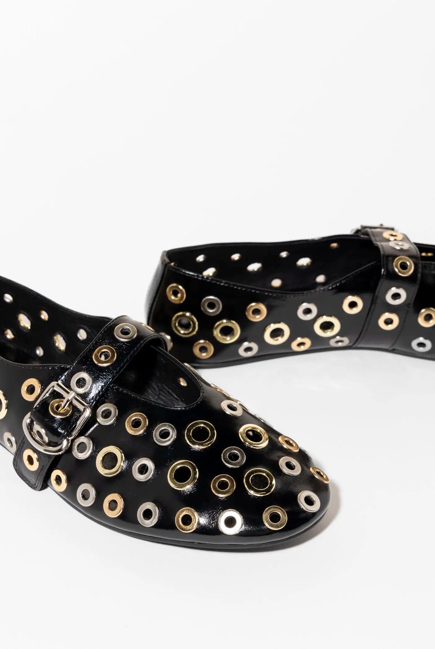 swatch_black holed flat flat shoes