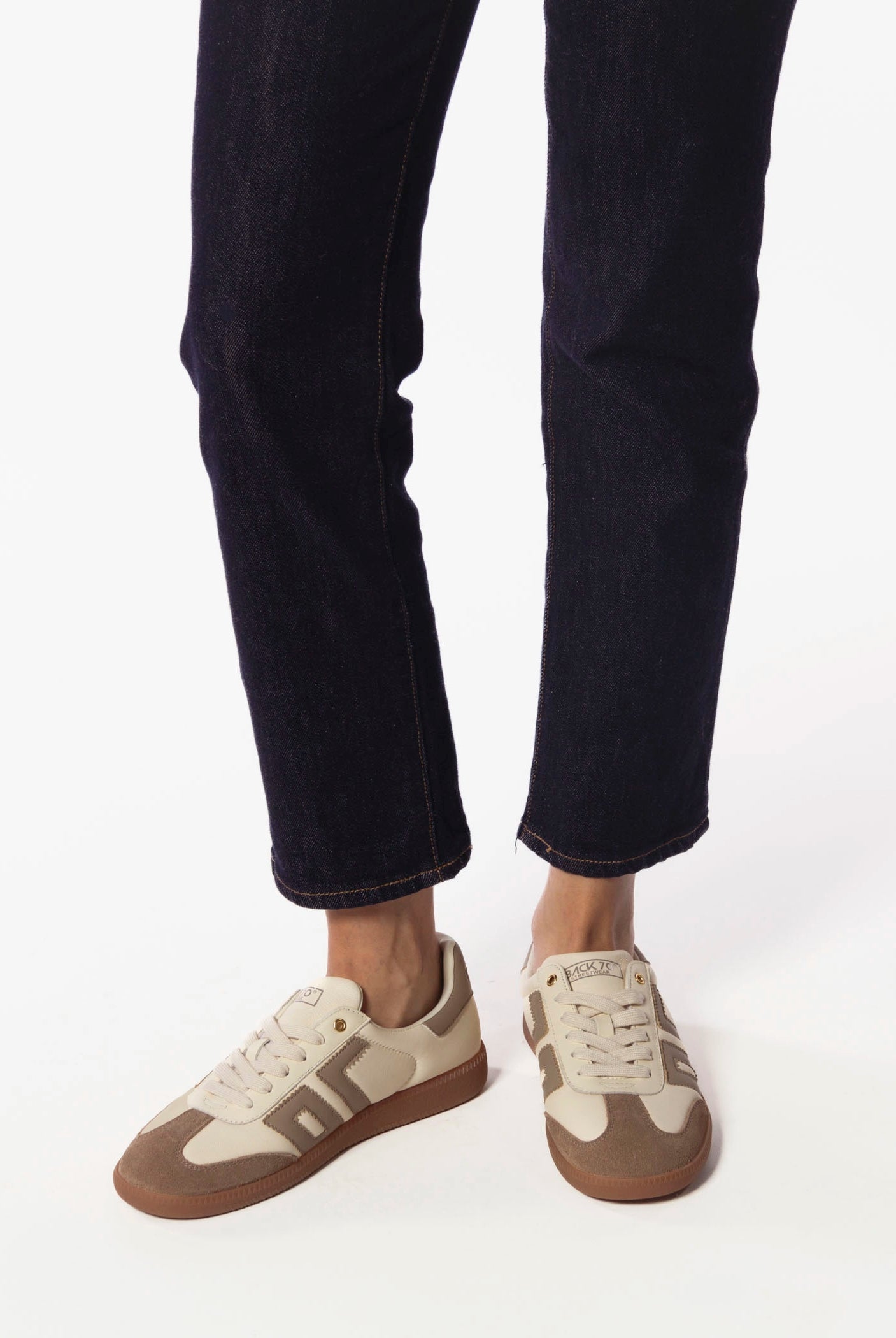 swatch_Milk/Taupe cloud NM sneaker