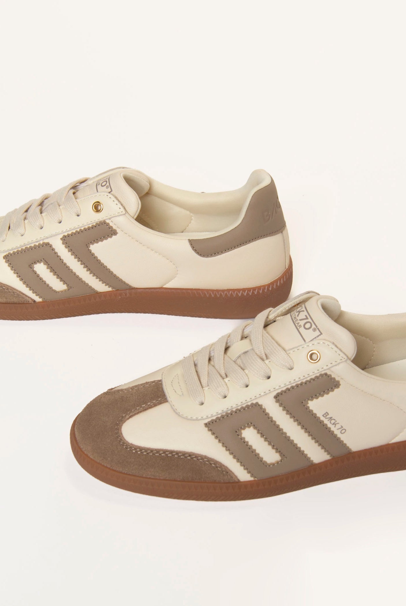 swatch_Milk/Taupe cloud NM sneaker