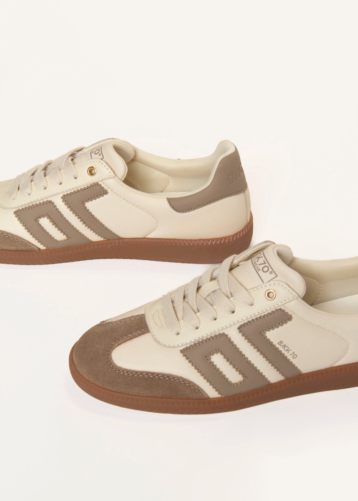 swatch_Milk/Taupe cloud NM sneaker