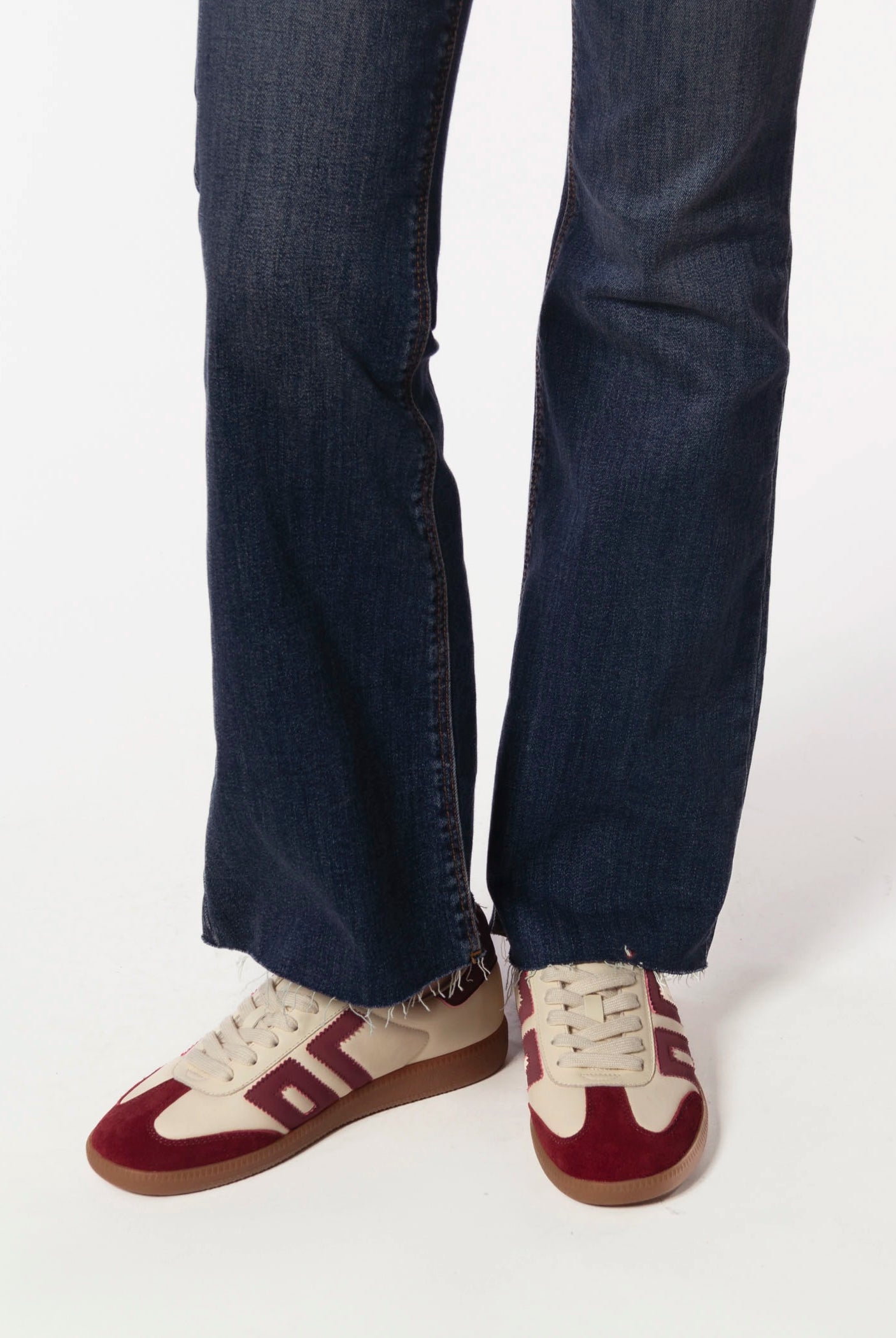 swatch_Milk/Wine cloud NM sneaker