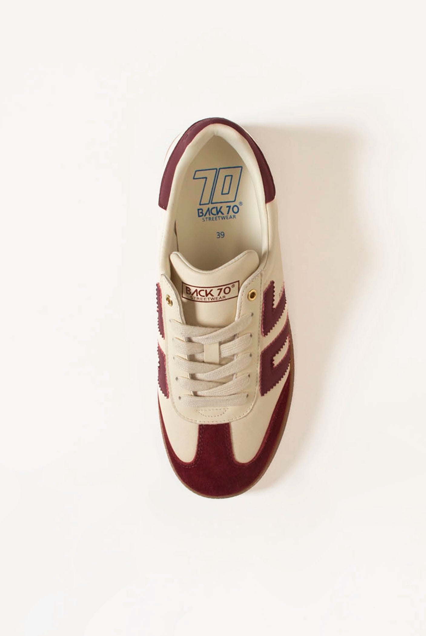swatch_Milk/Wine cloud NM sneaker
