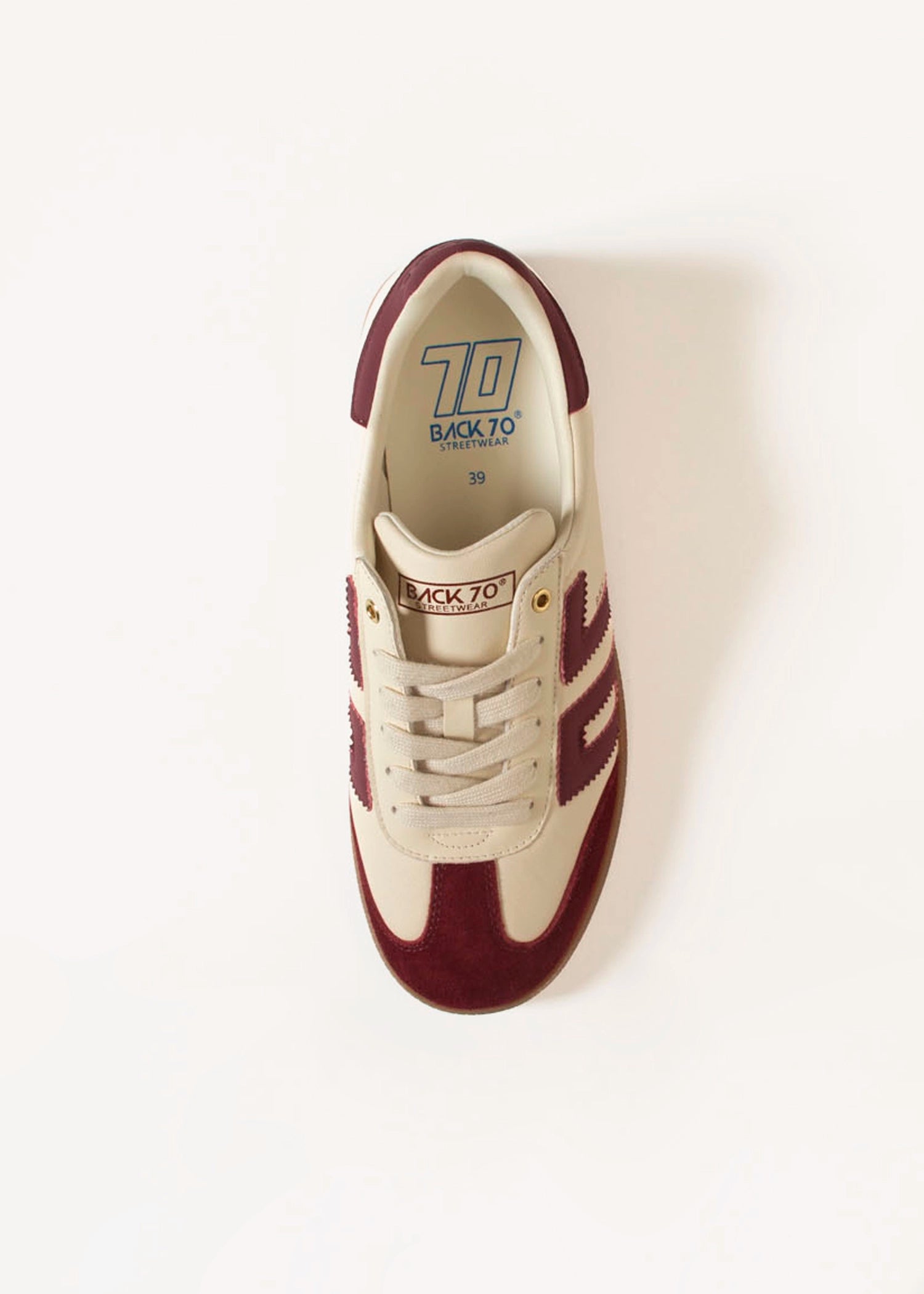 swatch_Milk/Wine cloud NM sneaker
