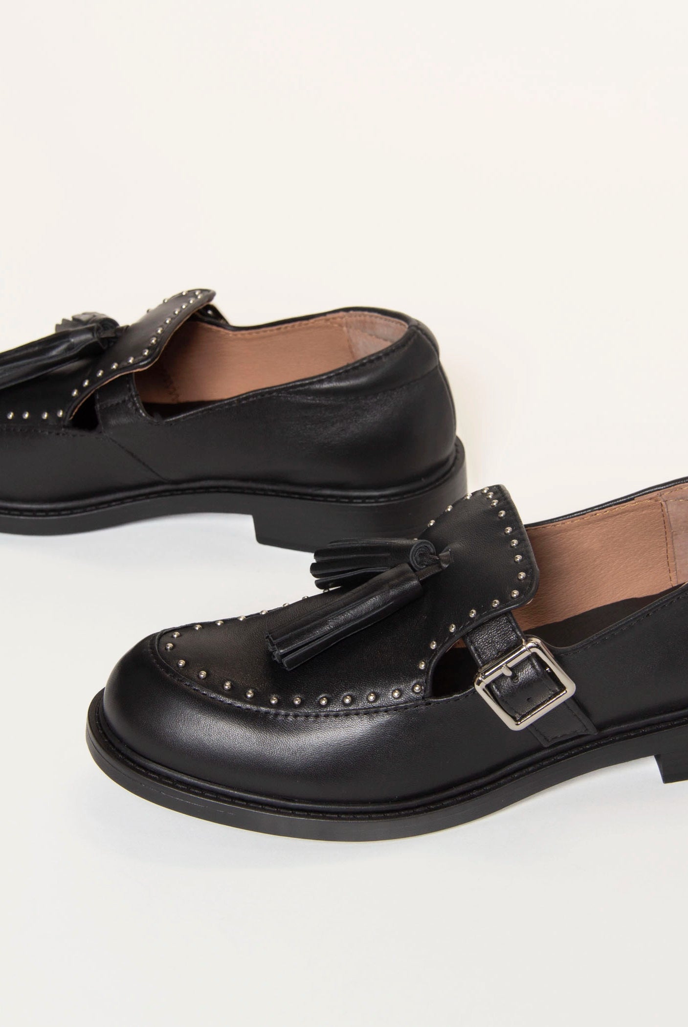 swatch_Black Leather big tassel loafer shoes