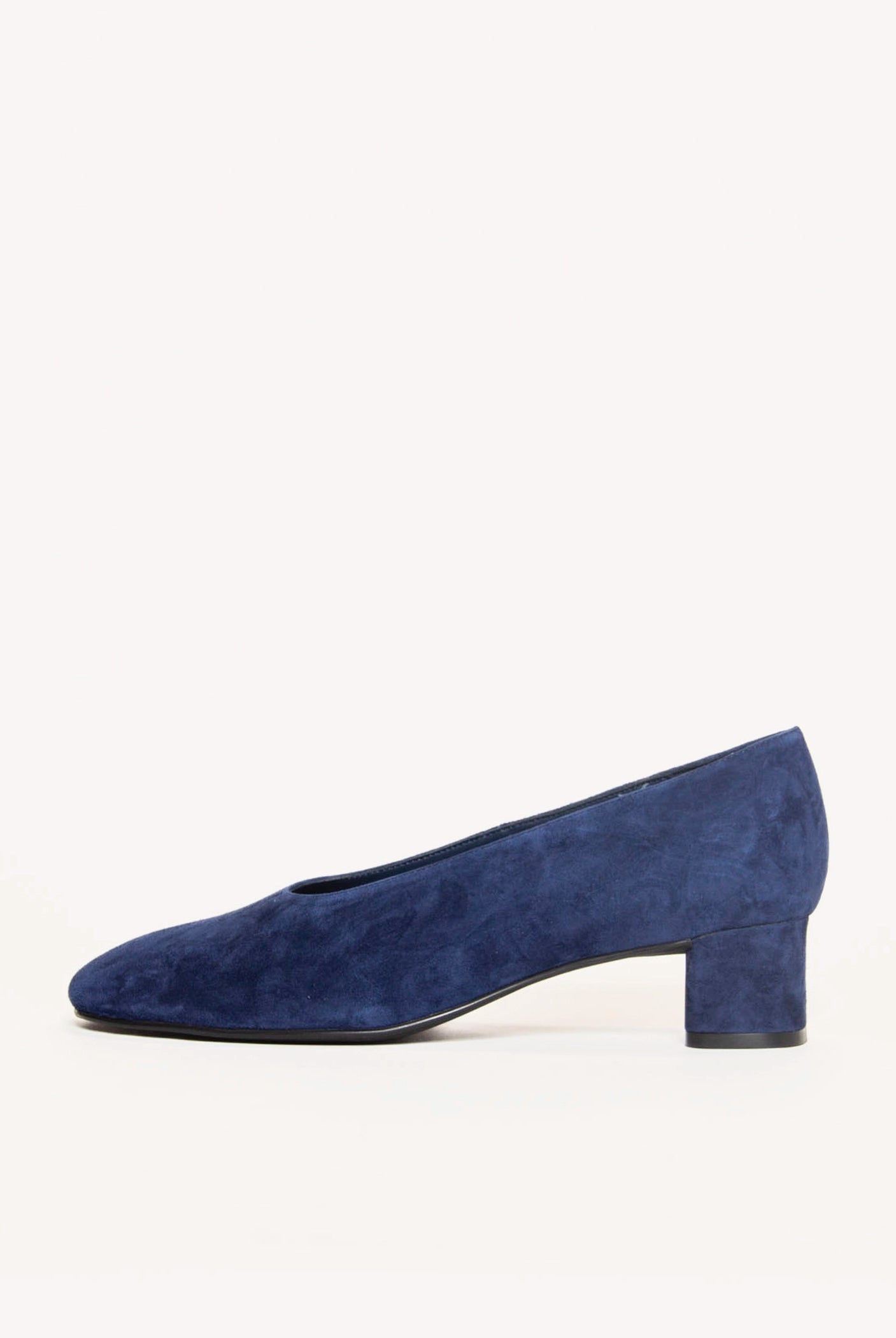 swatch_Navy Suede trusted pump