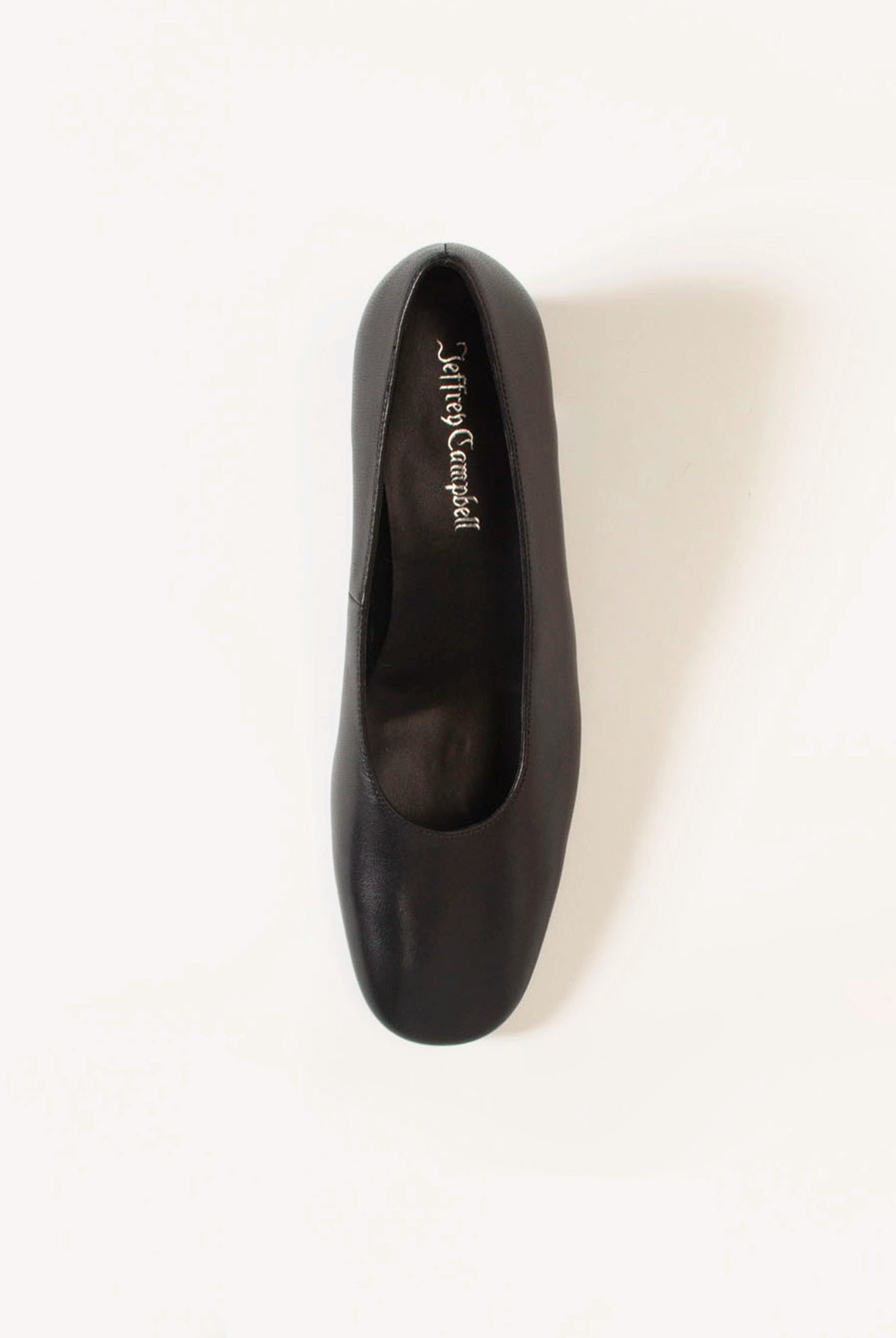 swatch_Black Leather trusted pump