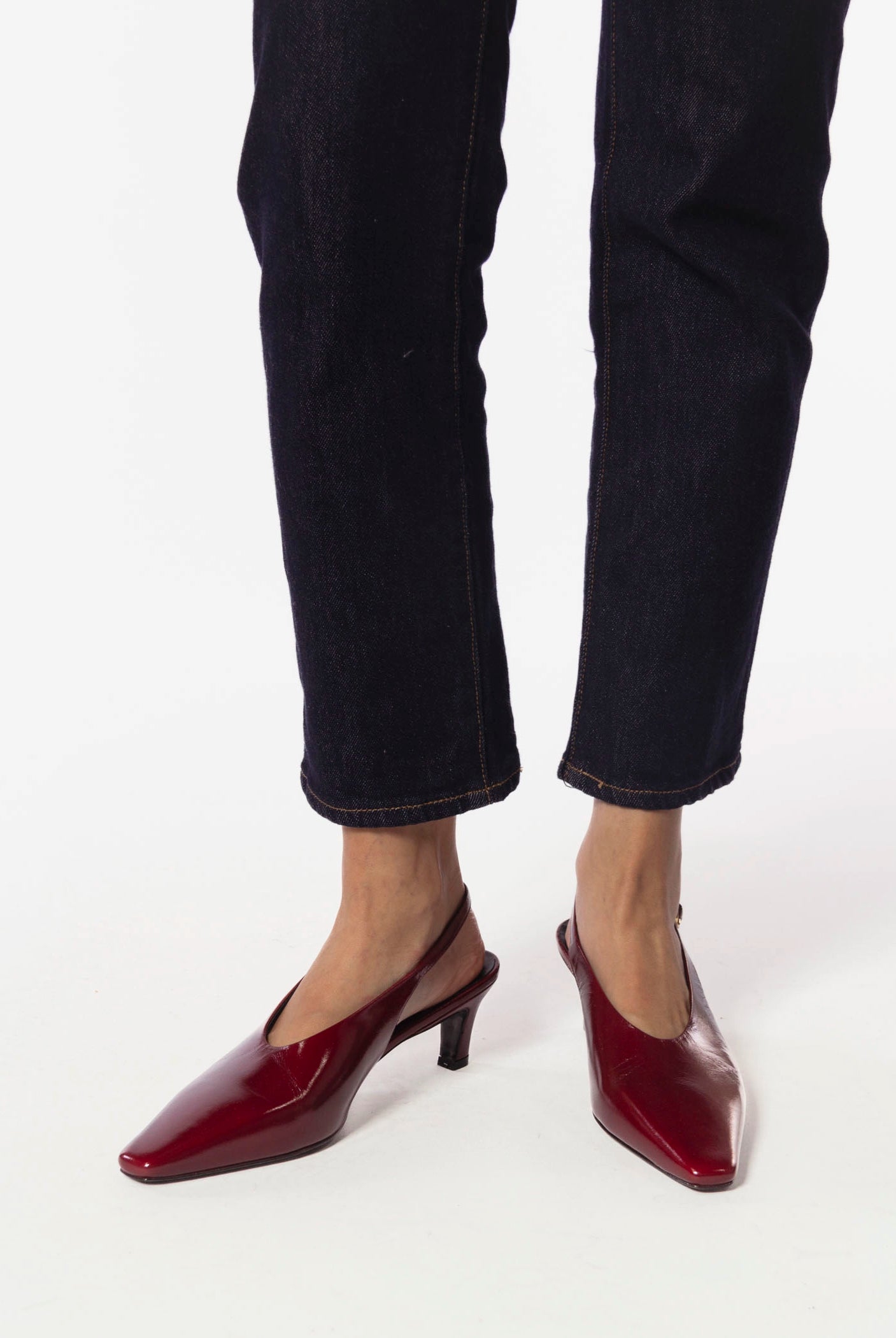 swatch_Burgundy Patent slingback pump shoes