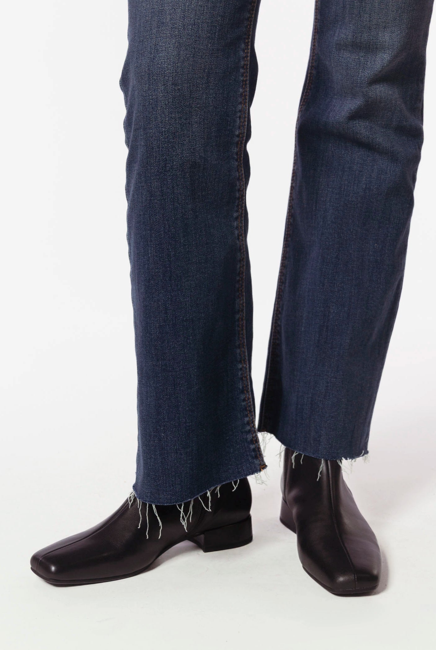 swatch_Black Leather mona boot vagabond shoes