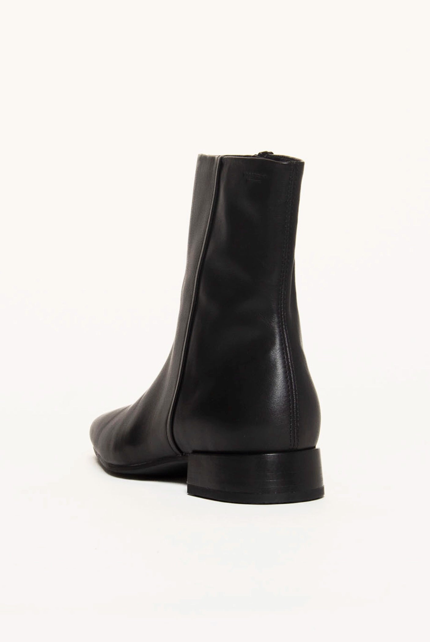 swatch_Black Leather mona boot vagabond shoes