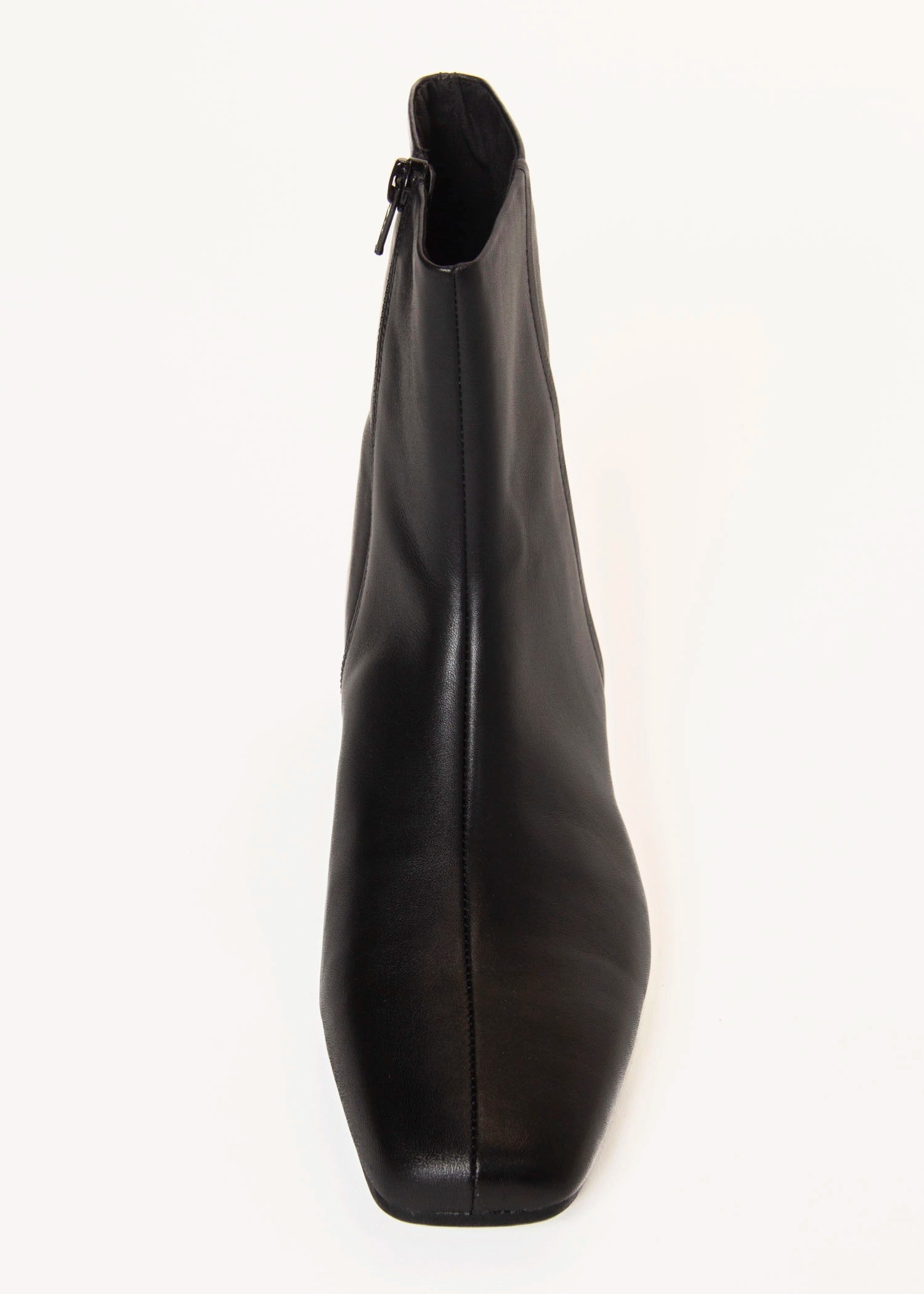 swatch_Black Leather mona boot vagabond shoes