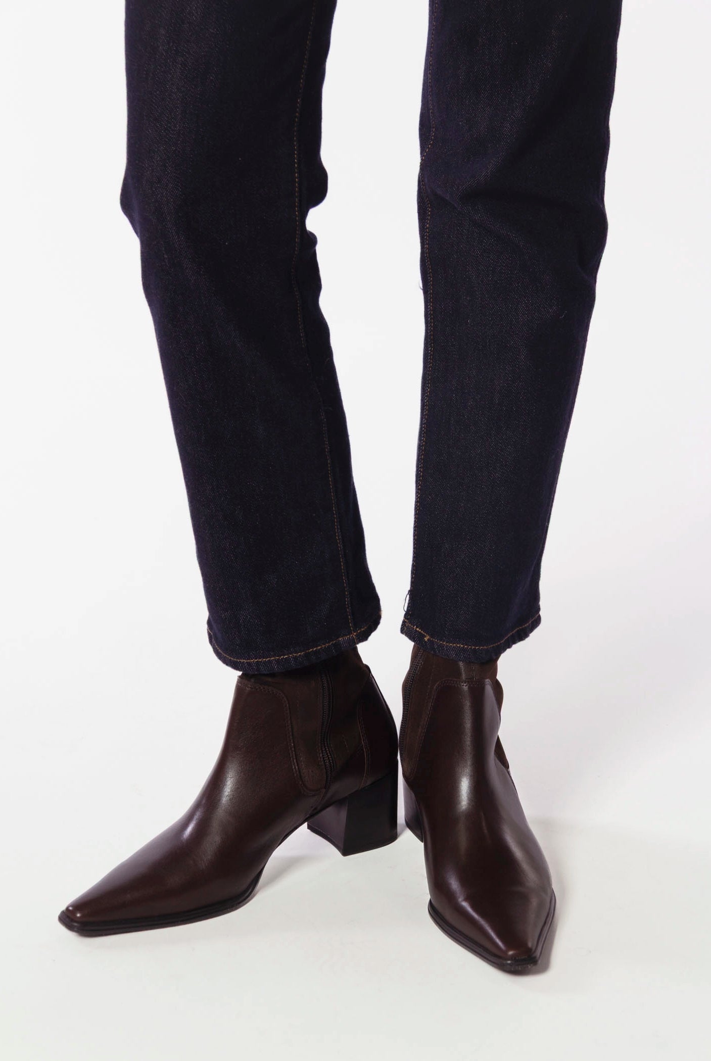 swatch_Chocolate Leather giselle boots vagabond shoes