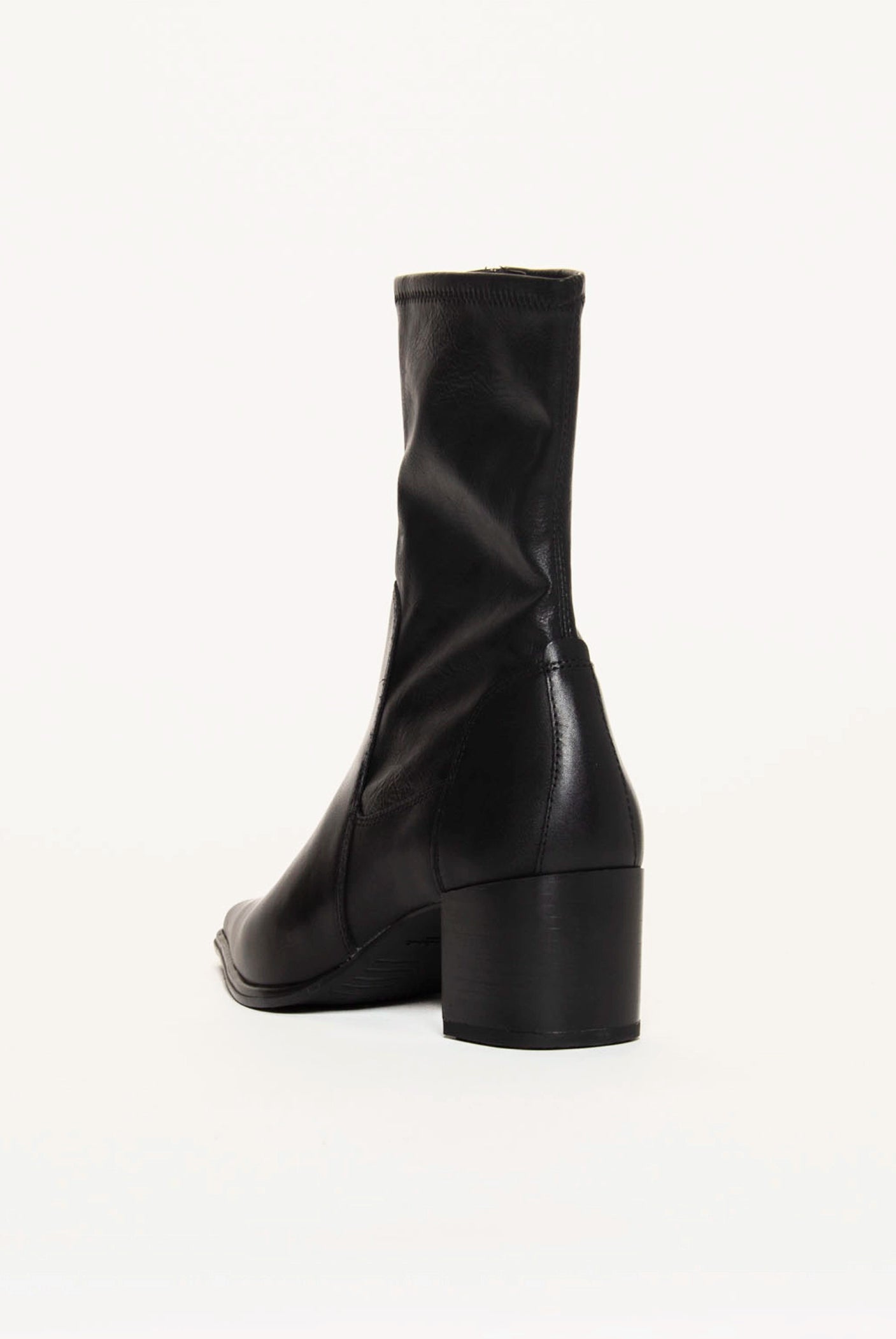 swatch_Black Leather giselle boots vagabond shoes