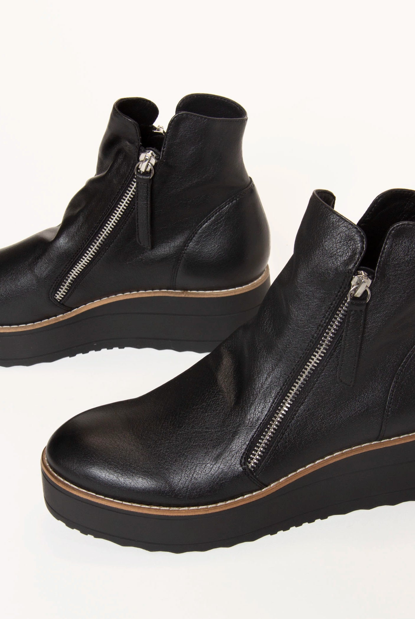swatch_Black/Black nene platform ankle boots