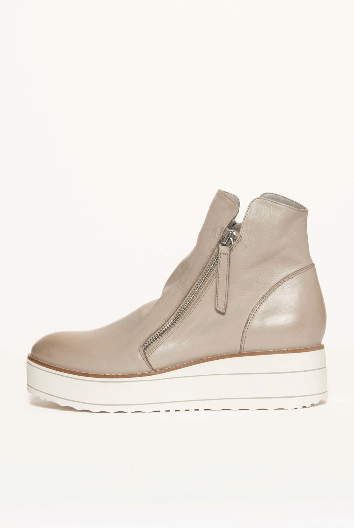 swatch_Misty Leather nene platform ankle boots