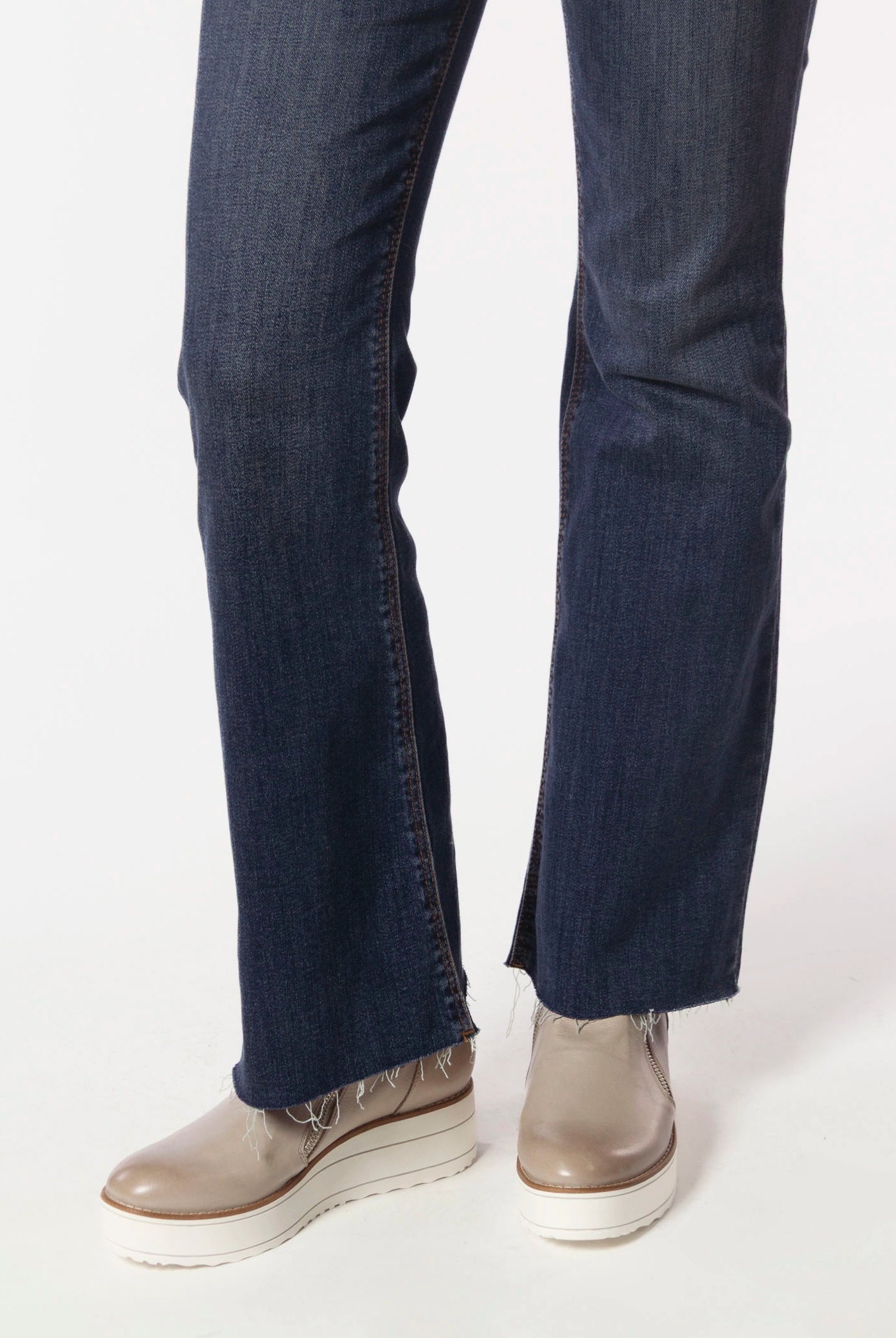 swatch_Misty Leather nene platform ankle boots