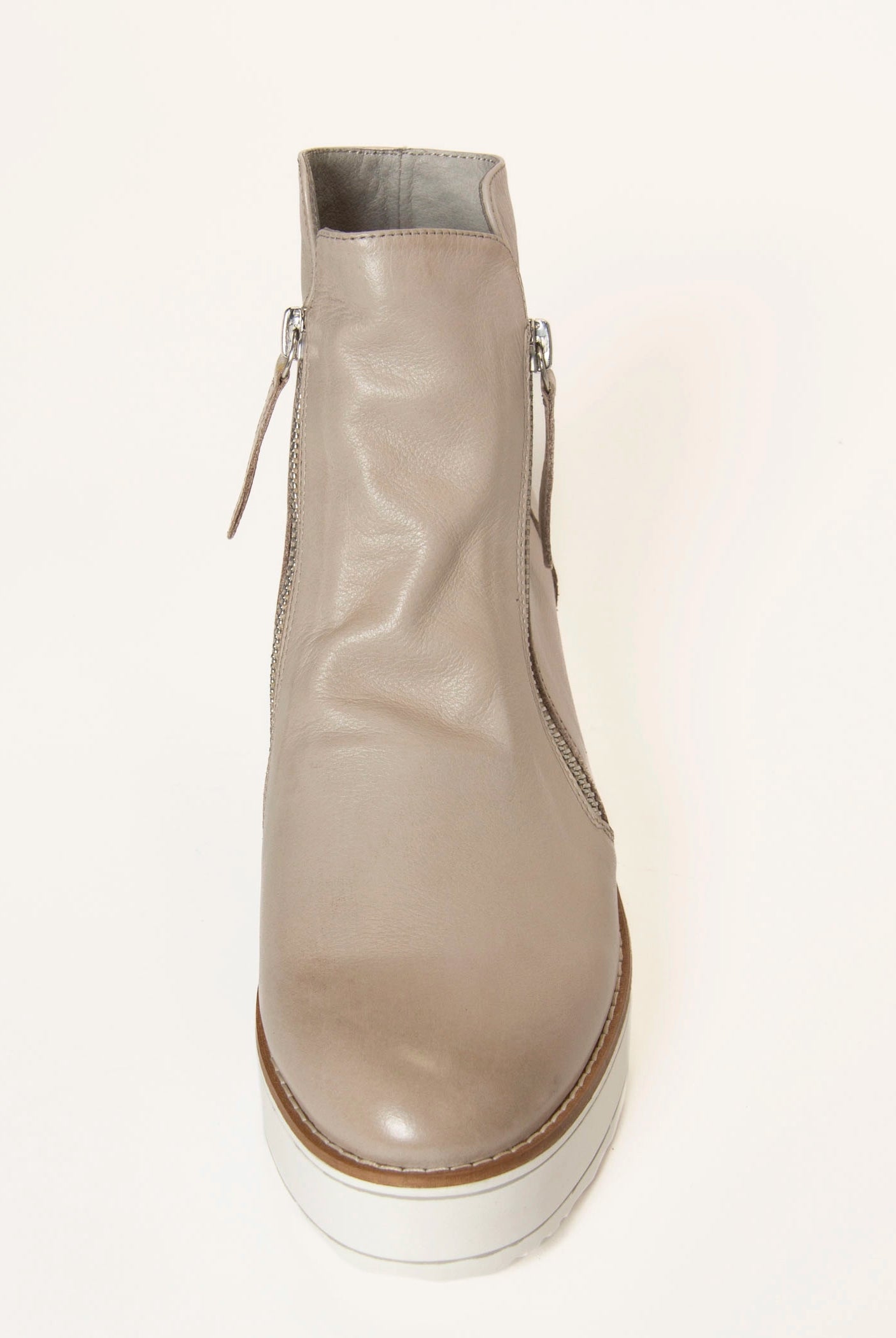 swatch_Misty Leather nene platform ankle boots