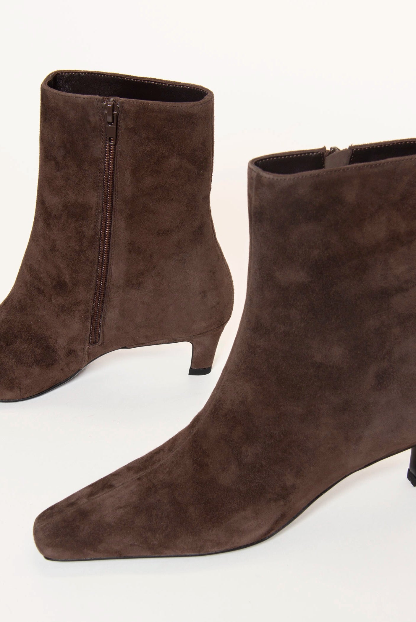 swatch_Espresso Suede estelle boots
