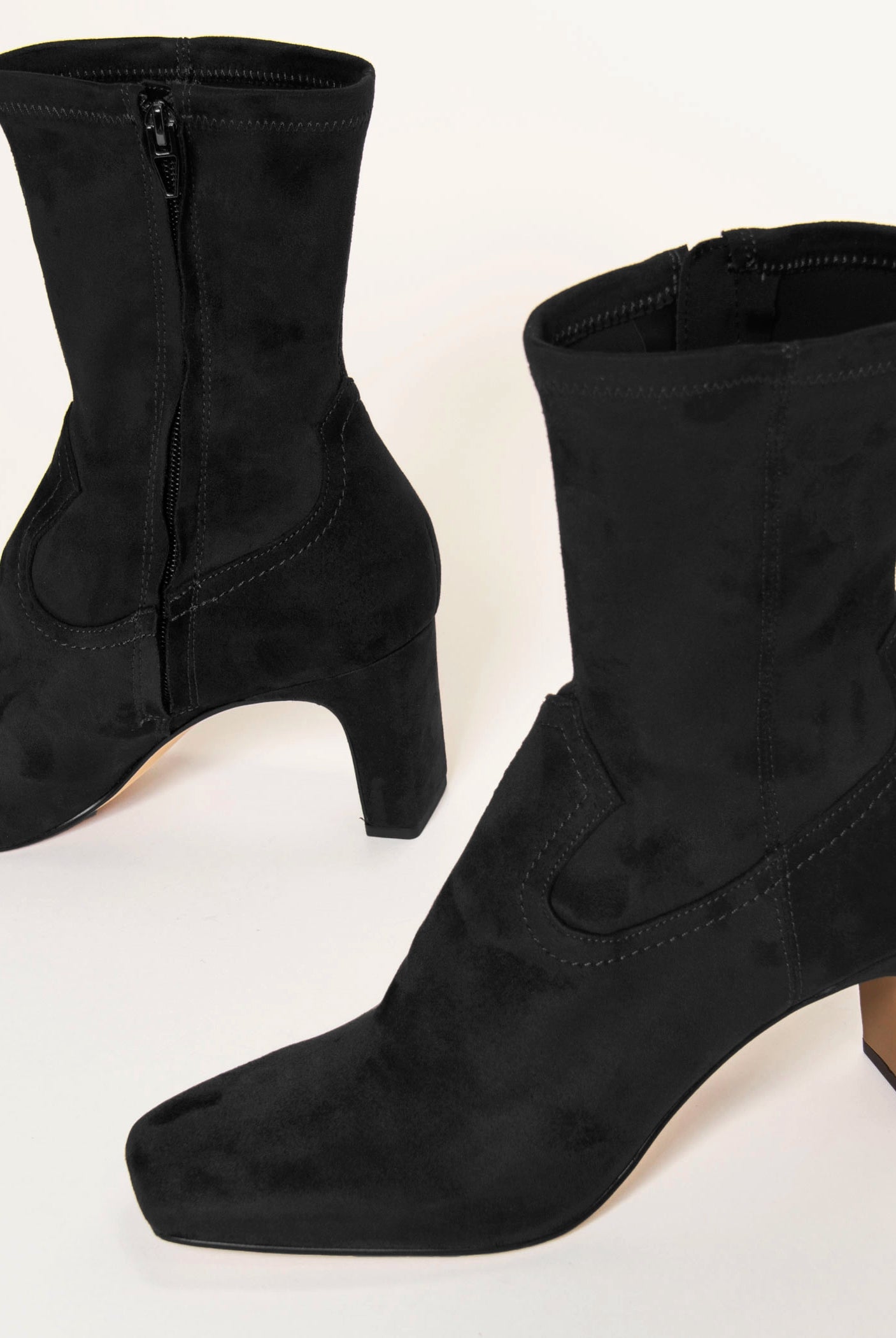 swatch_Black roan heeled boots