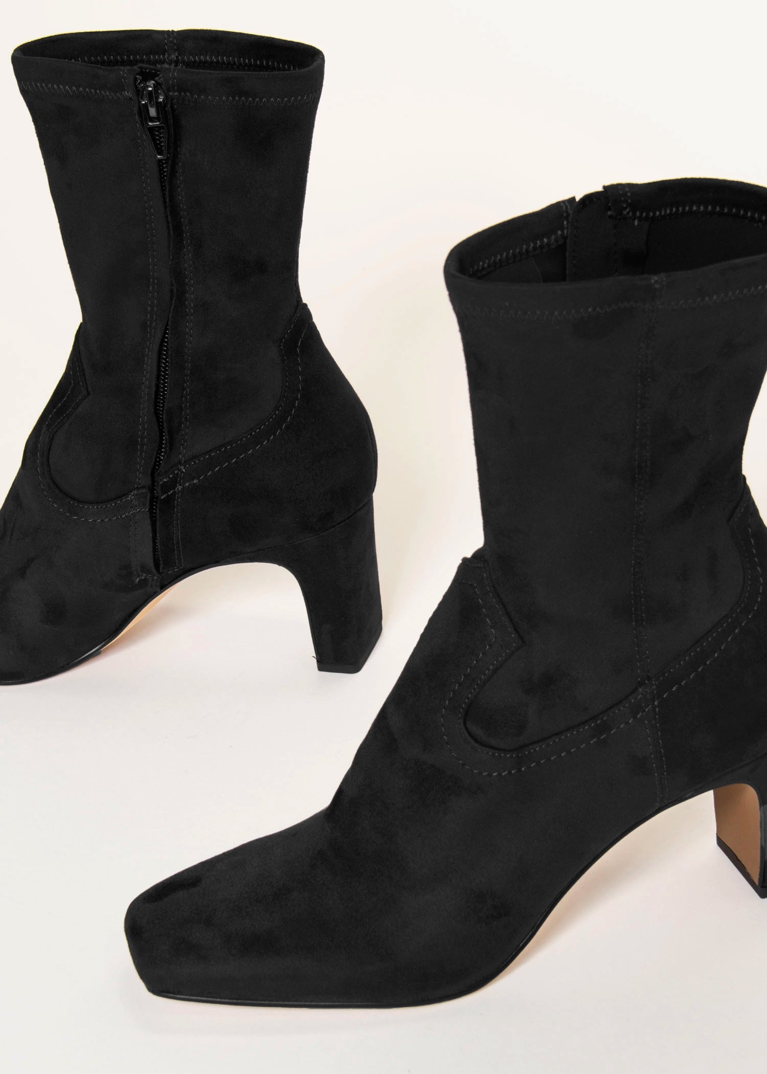 swatch_Black roan heeled boots