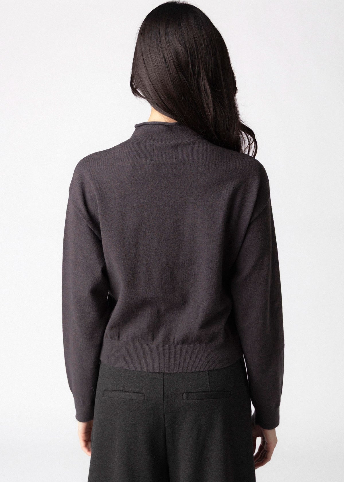 swatch_Charcoal mod ref brooks high neck cardigan