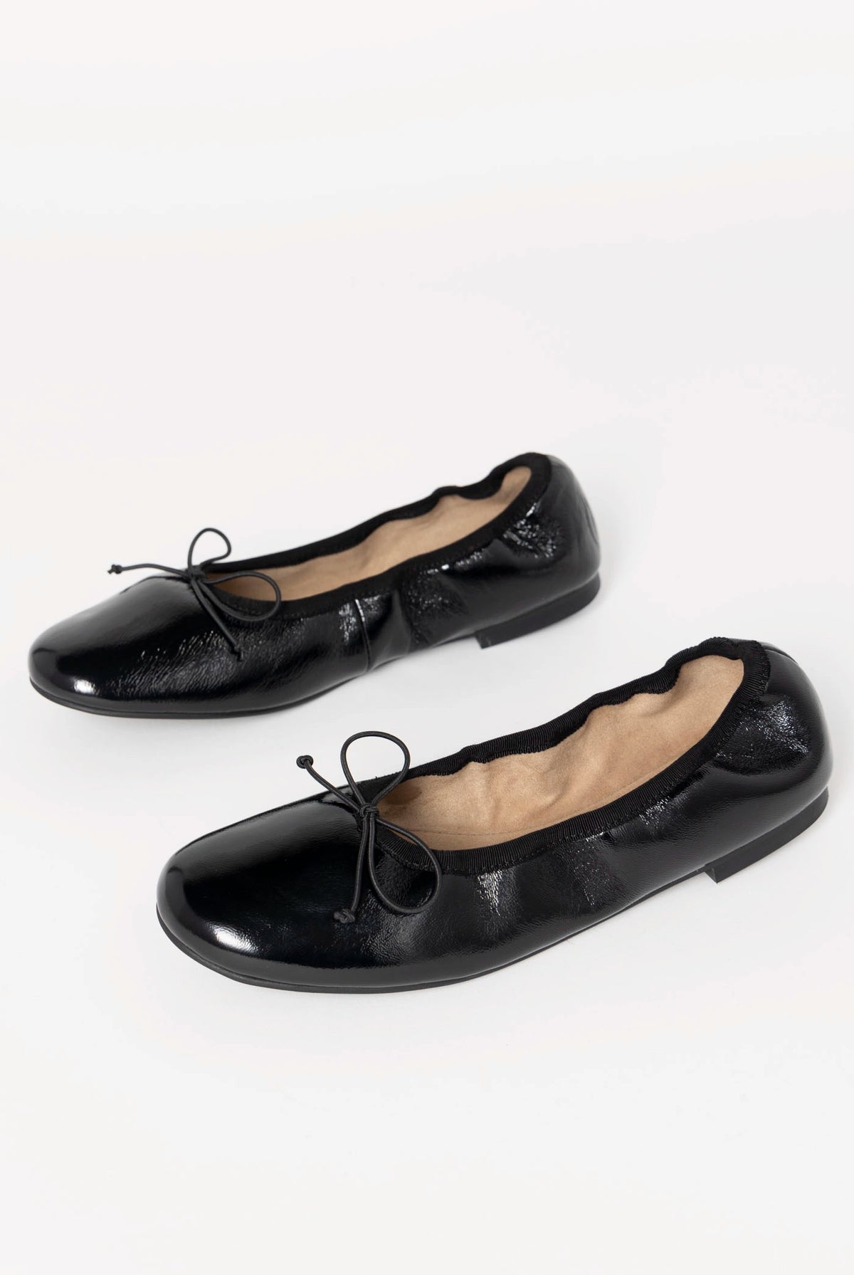 swatch_Patent Black tony bianco chelsea ballet flat