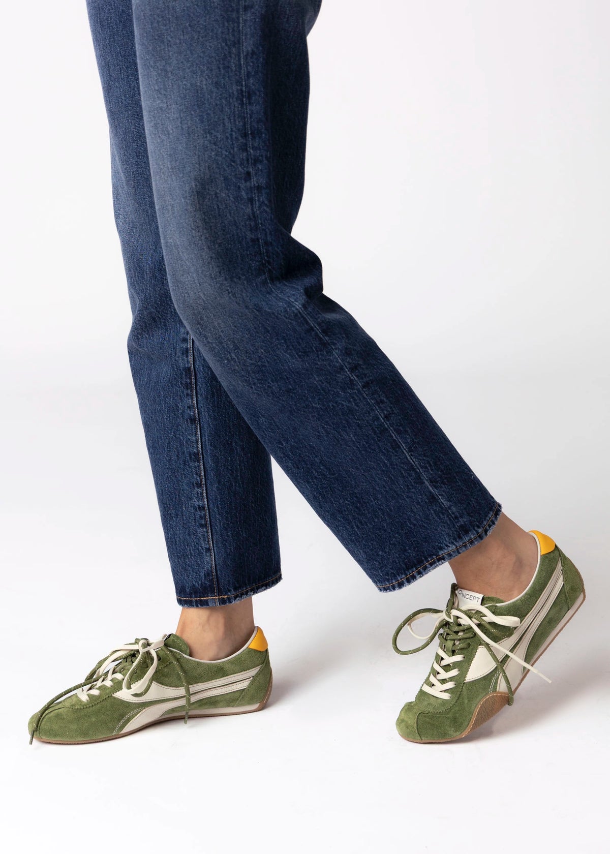 swatch_Banzai oncept lund suede sneaker