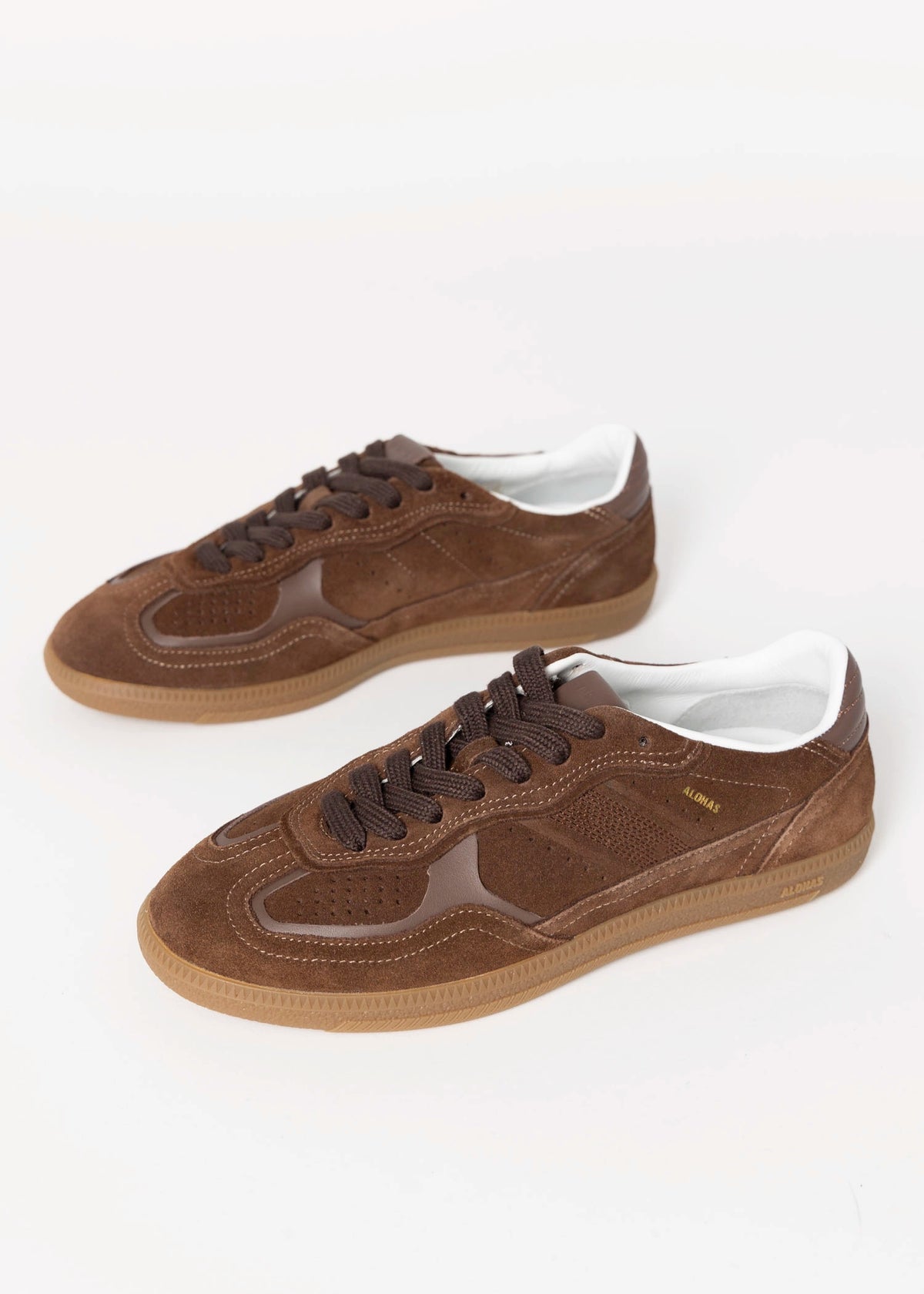 swatch_Chocolate alohas tb490 rife suede sneaker