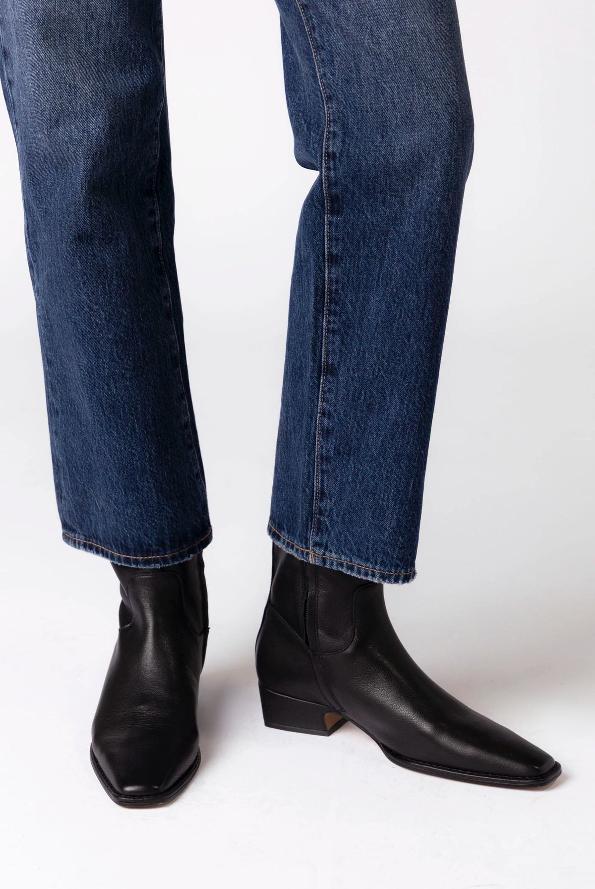 swatch_Black Leather steve madden dorene ankle boot