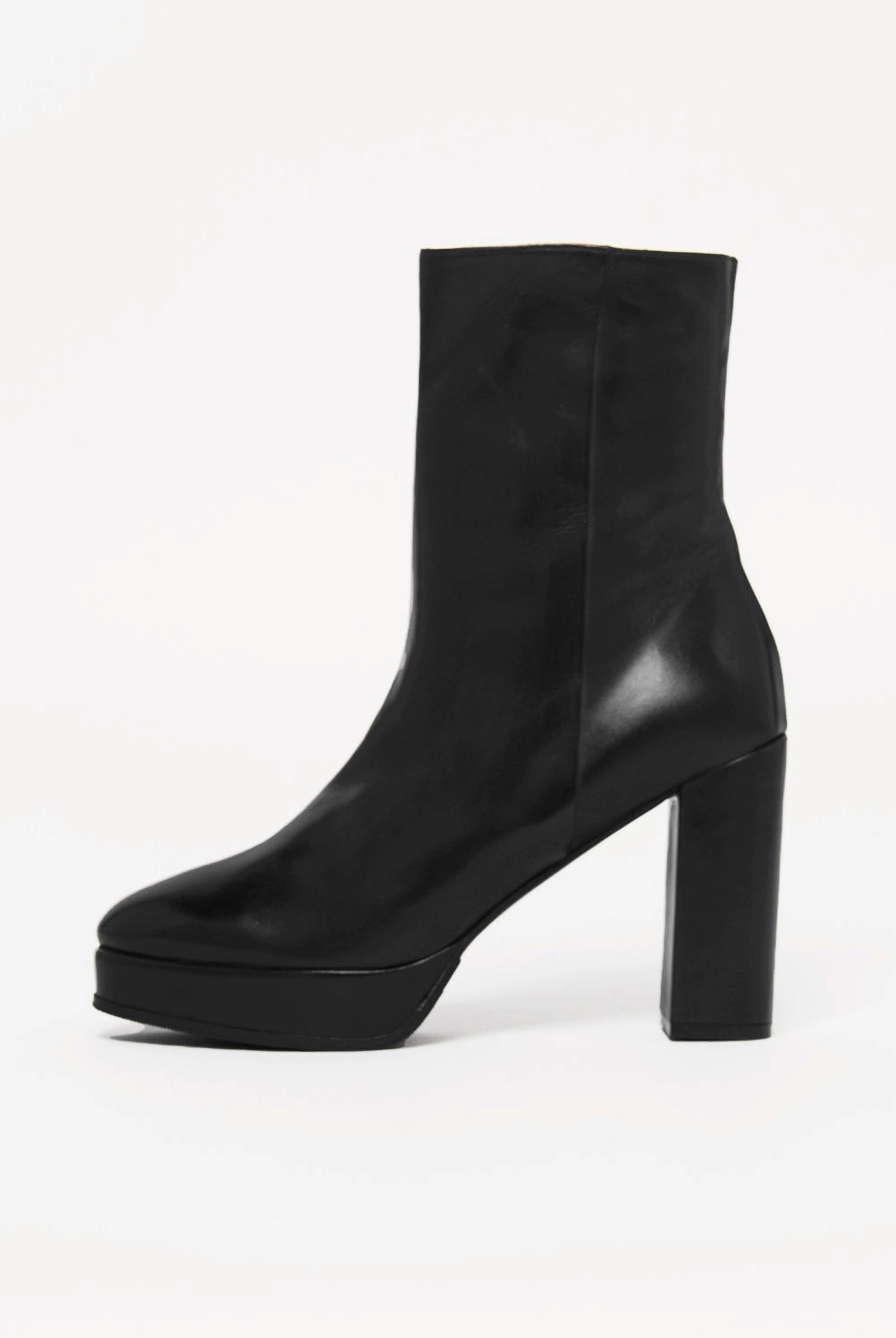 swatch_Black Leather platform boot shoes