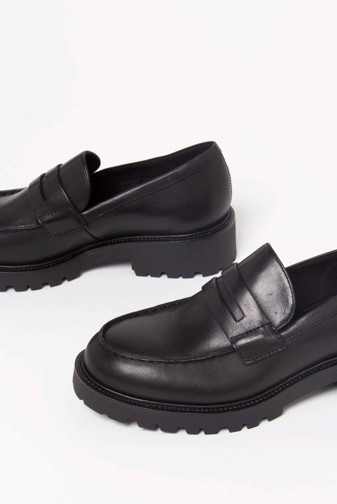 swatch_Black Leather kenova loafer shoes