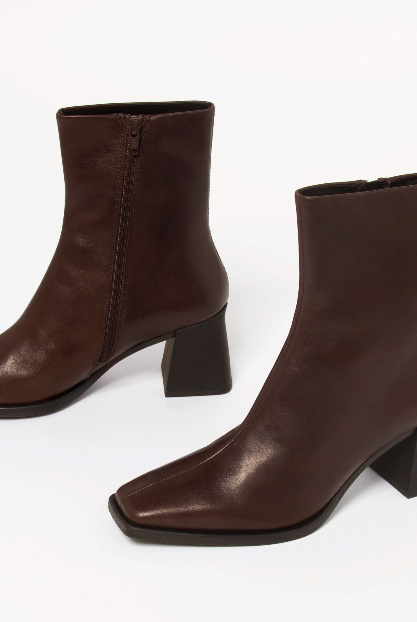 swatch_Chocolate Leather hedda square toe boot boots