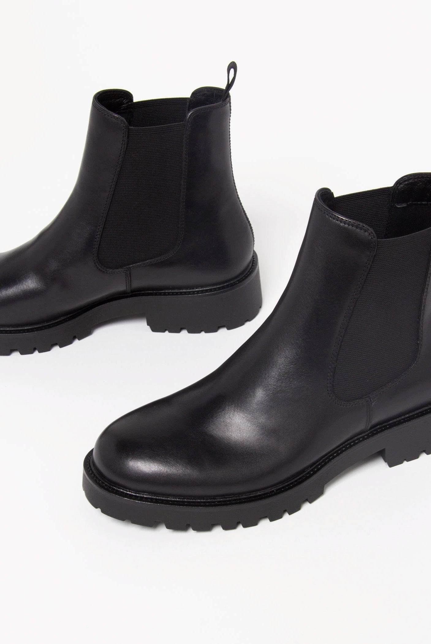 swatch_Black Leather kenova chelsea boot boots
