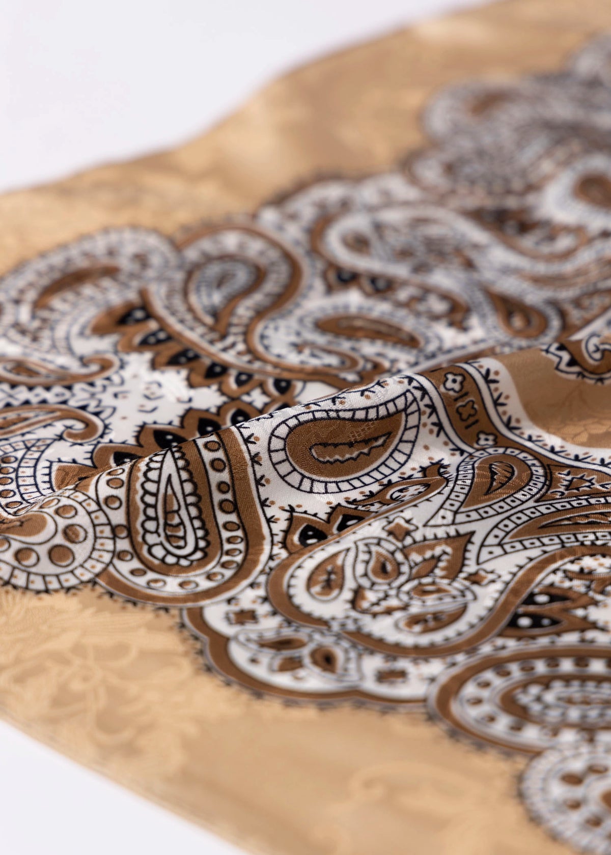 swatchc_Brown/Beige paisley print square scarf