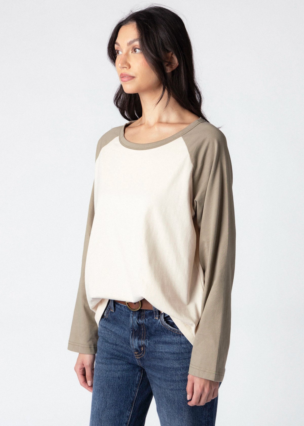 swatch_Ecru Color blcok long sleeve t-shirt