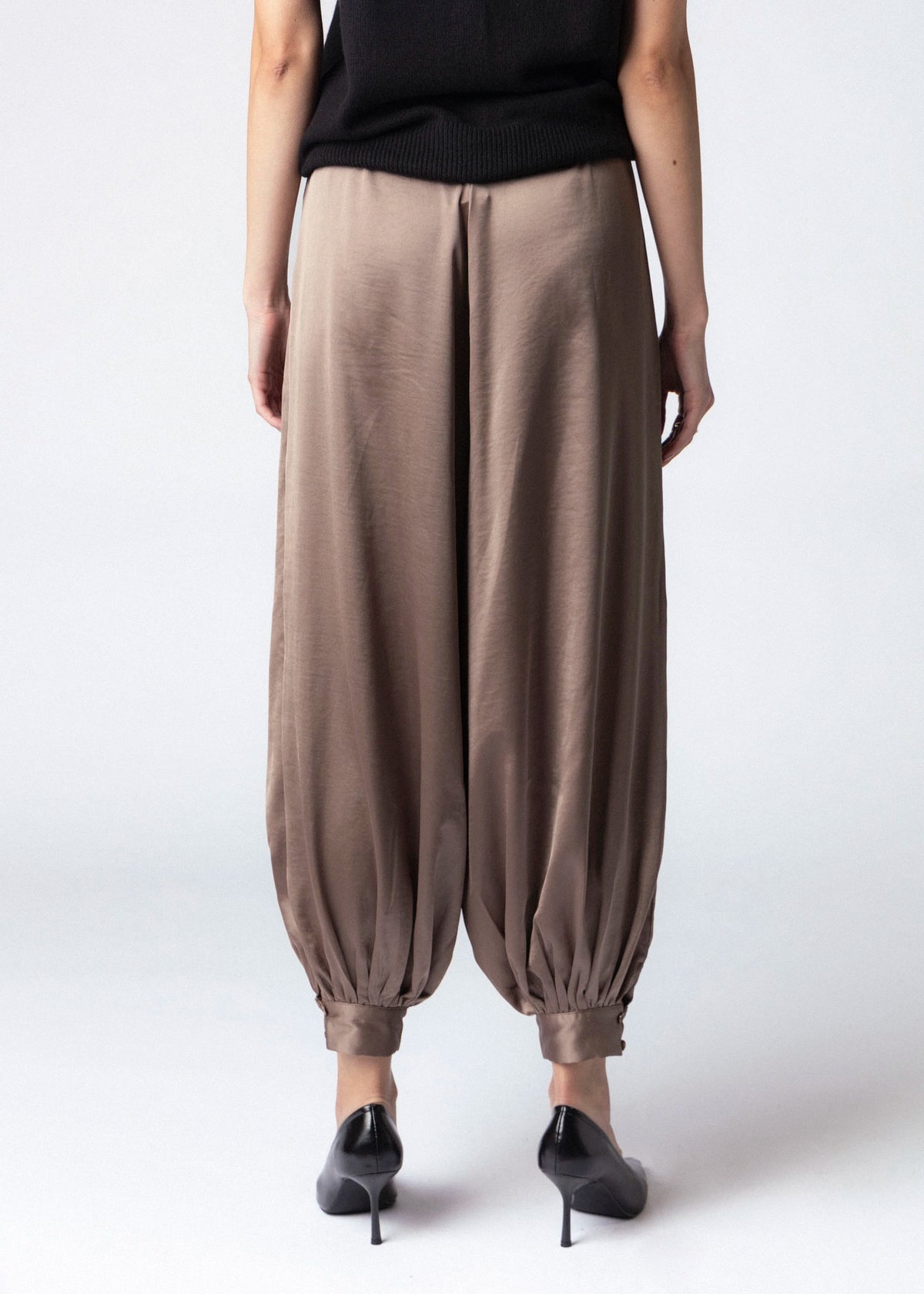 swatch_Taupe sadie and sage melody balloon pant