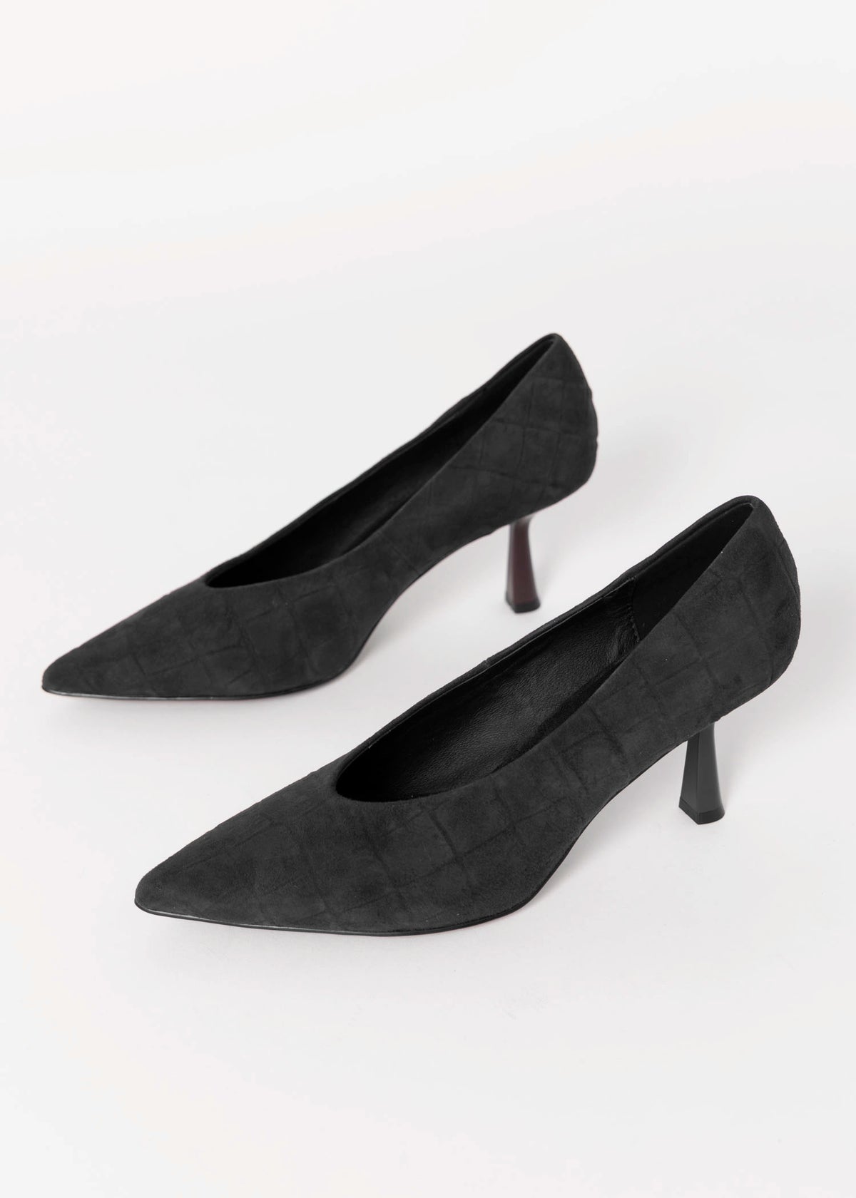 swatch_Black Croco bibi lou tiare suede pump
