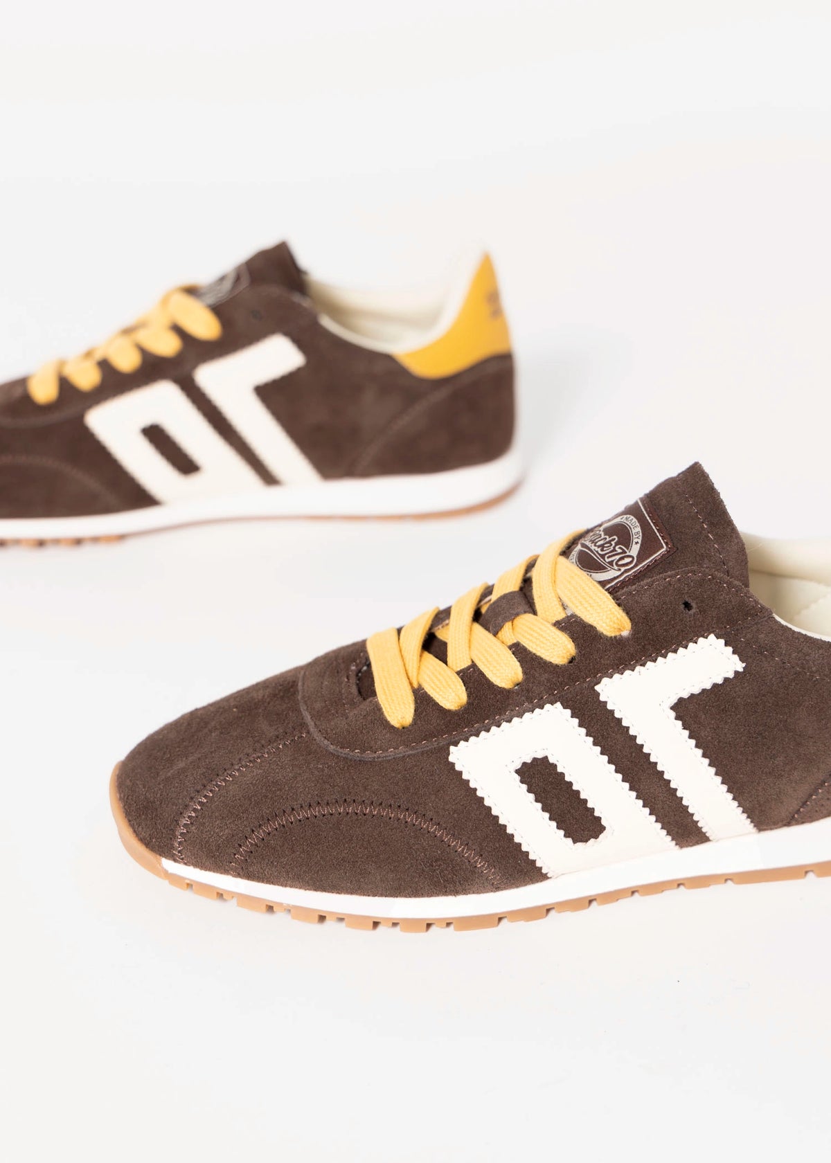 swatch_Coffee/Butter back70 asian w 26 sneaker