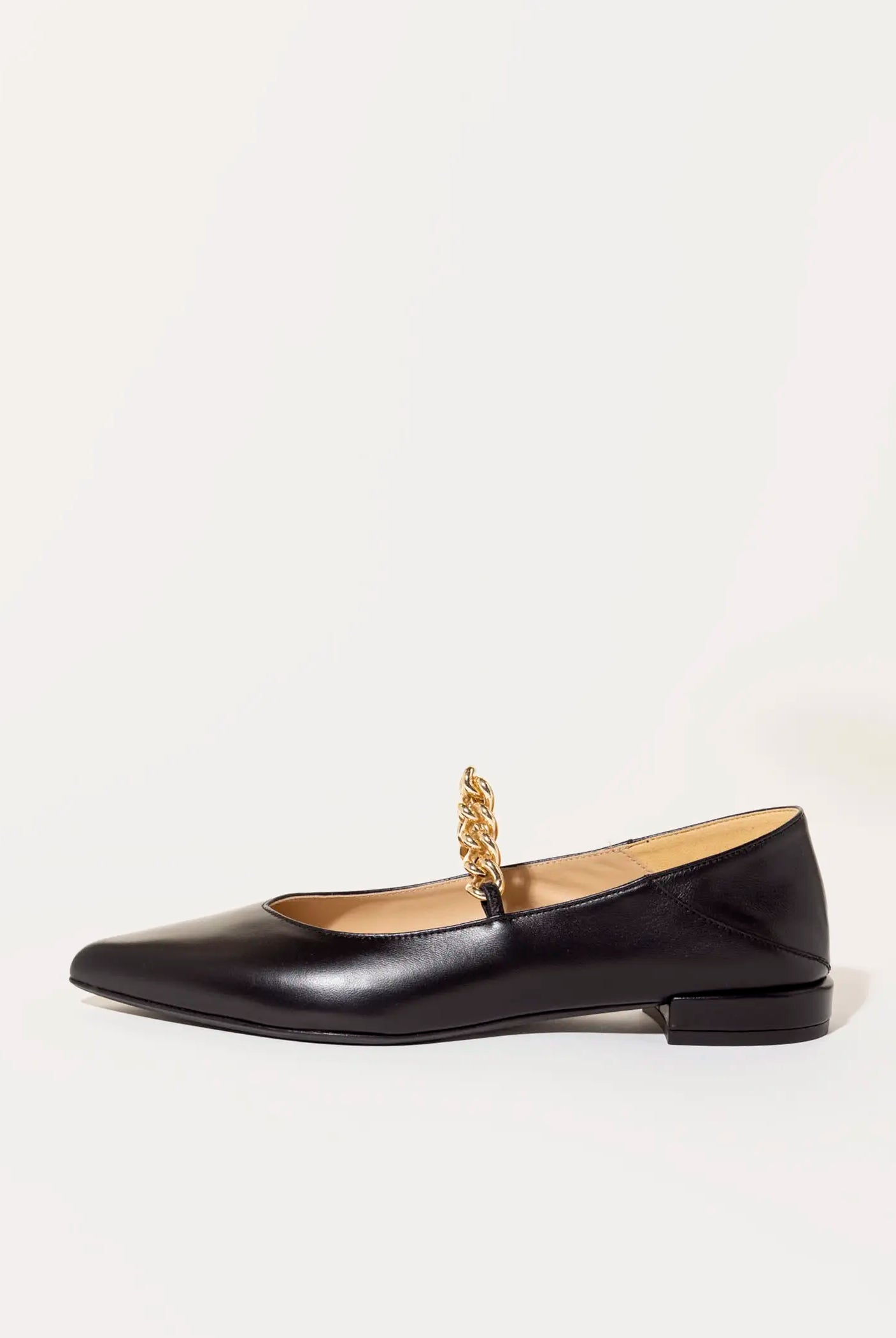 swatch_black leather flat with chain flat shoes