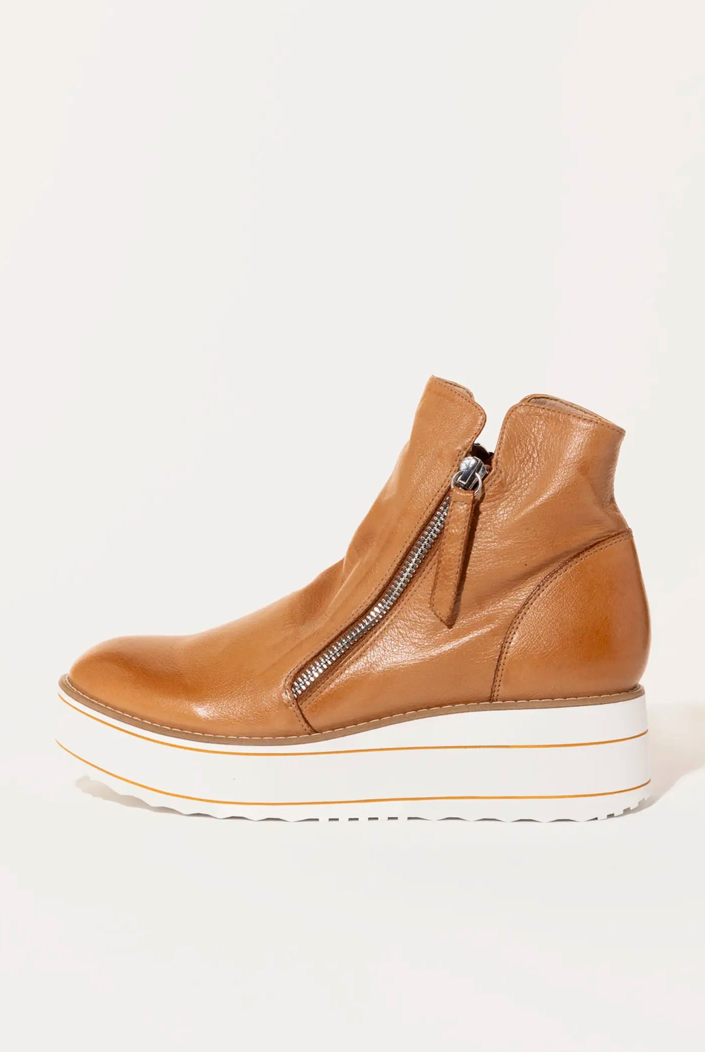 swatch_tan leather nene platform boot ankle boots