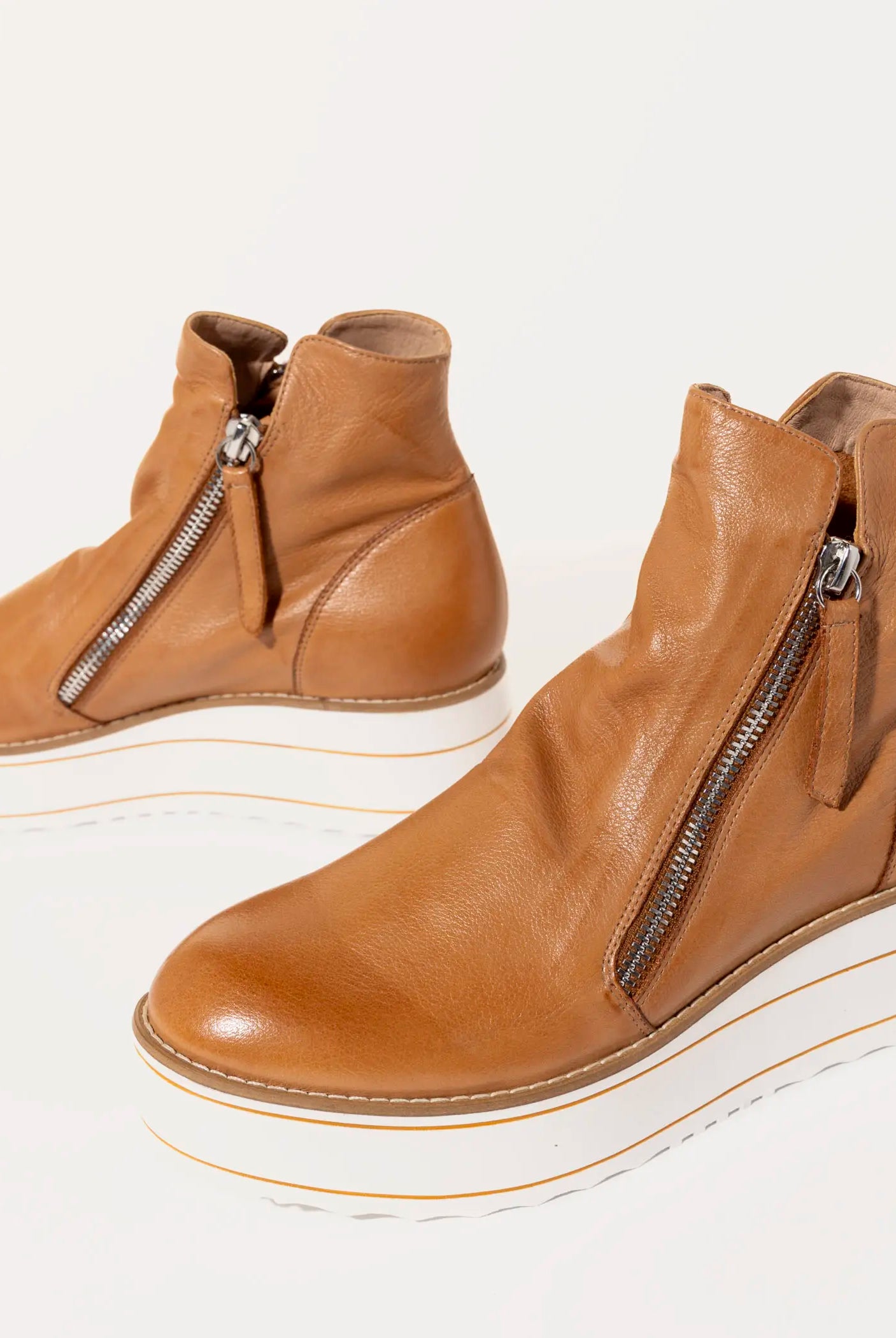 swatch_tan leather nene platform boot ankle boots