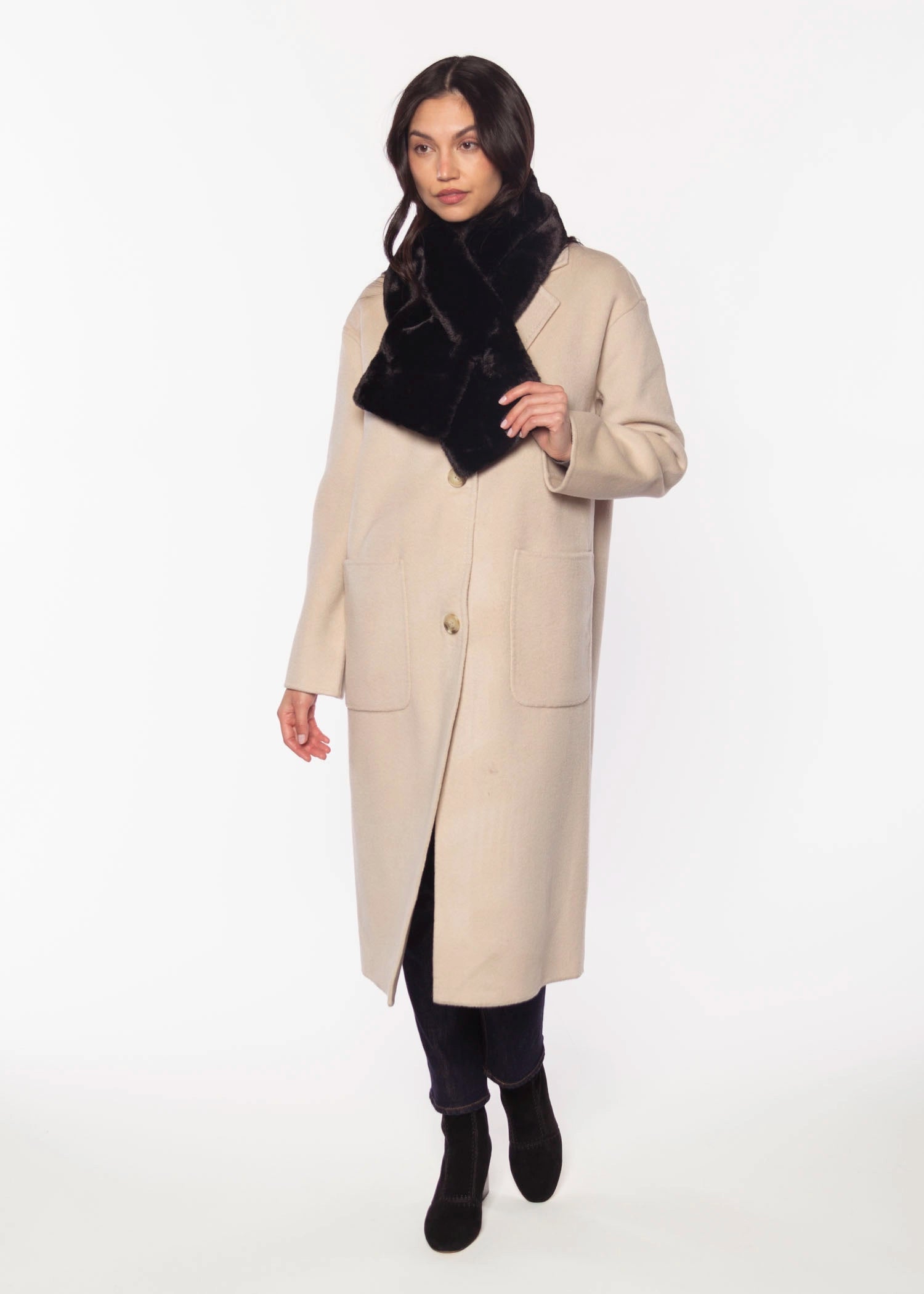 swatch_Black stip faux fur scarf