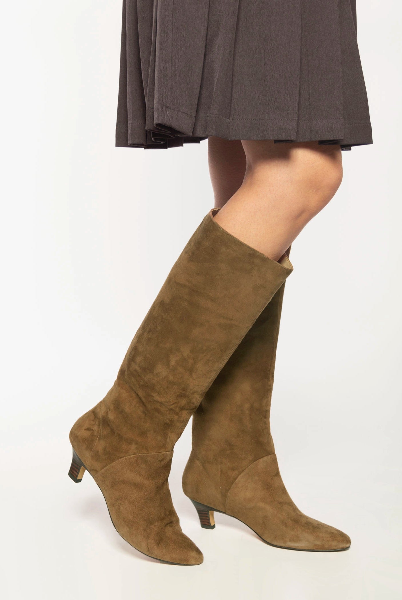 swatch_Taupe Suede gwen knee high boot