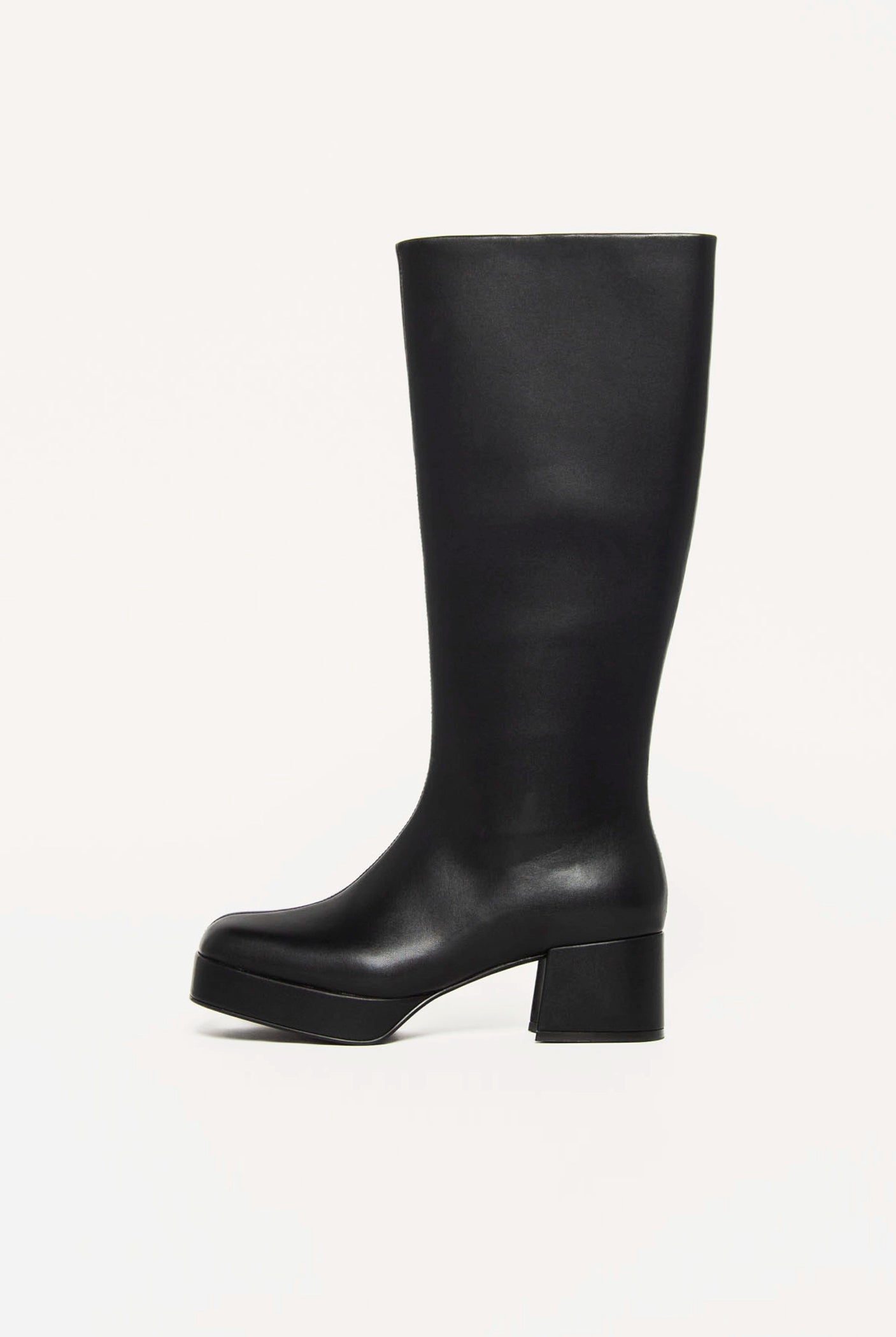 swatch_Black capacity knee high boot
