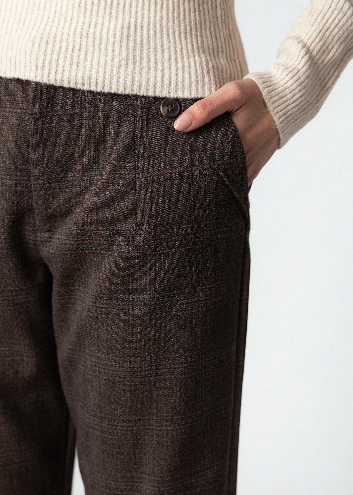 swatch_Espresso kut from the kloth avery plaid trouser pant