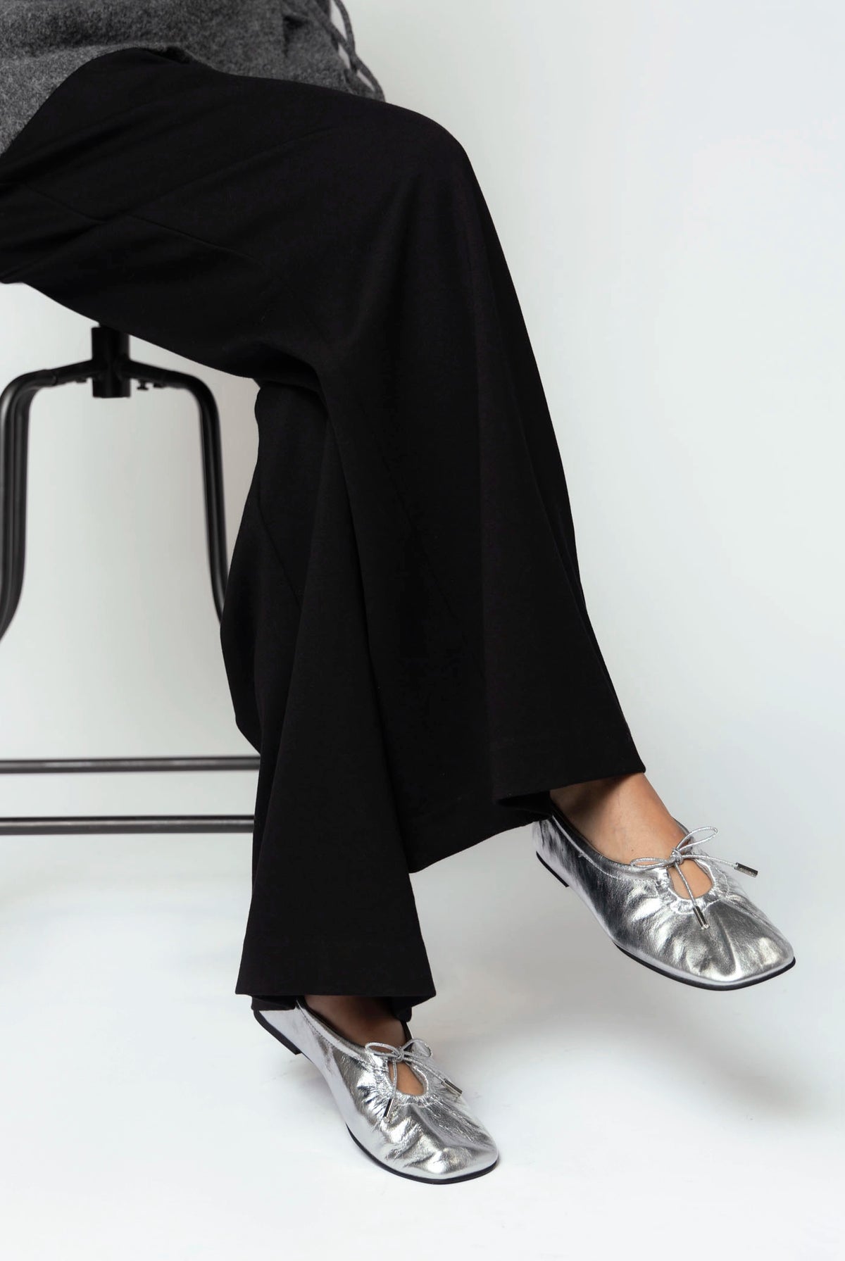 swatch_Silver Leather alohas rosalind leather flat