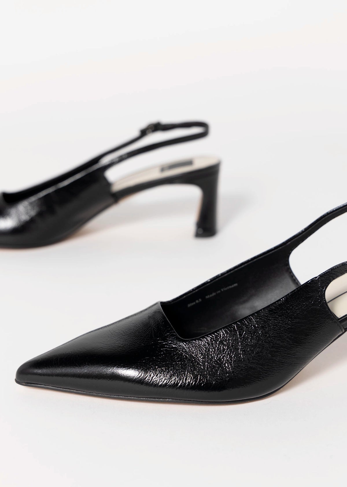 swatch_Black Leather dolce vita koko slingback pump