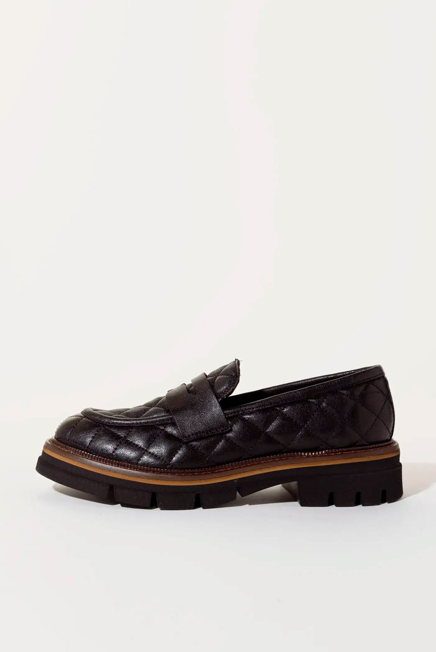 swatch_black leather quilted leather loafer flat shoes