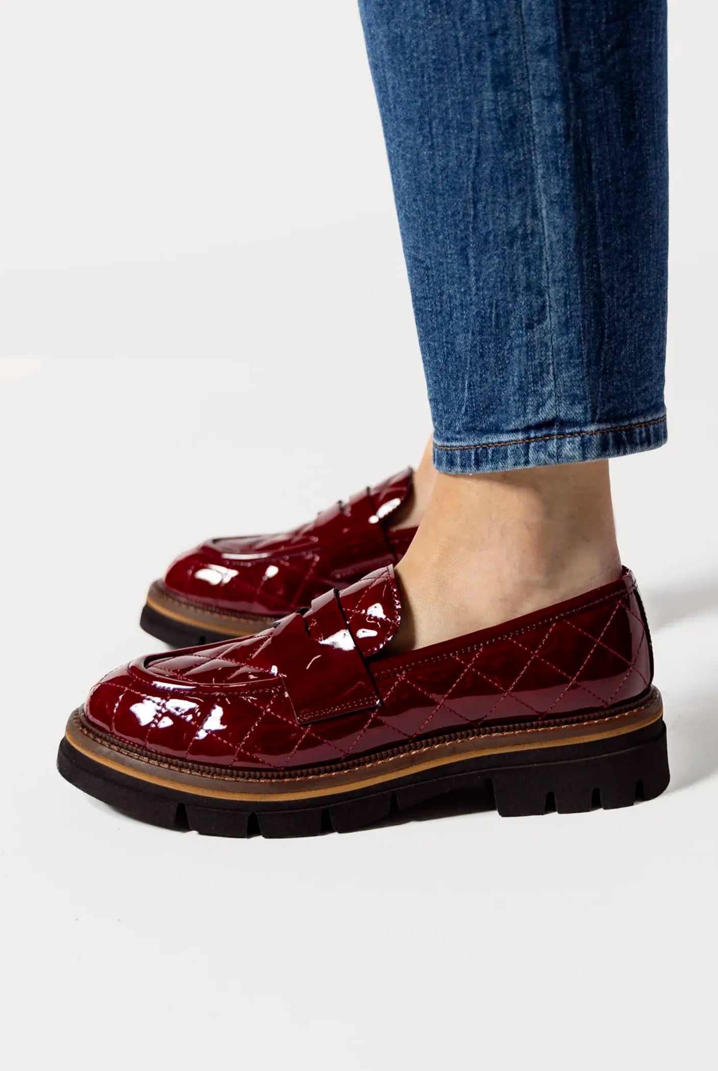 swatch_wine patent quilted leather loafer flat shoes