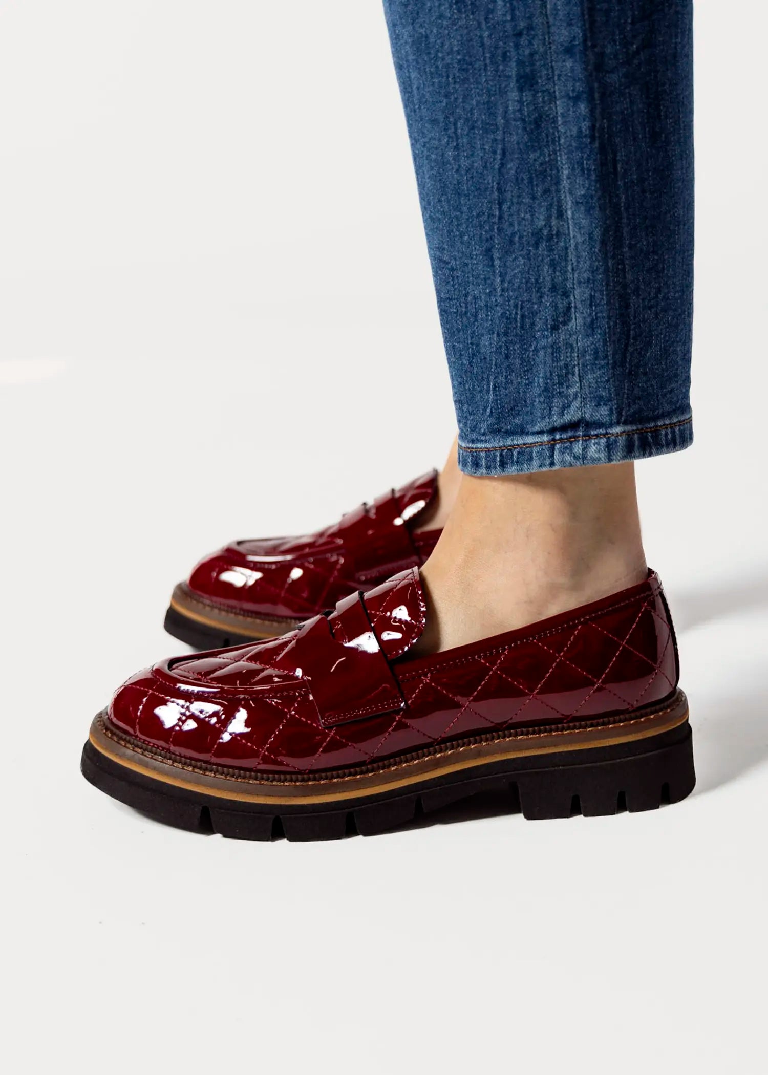 swatch_wine patent quilted leather loafer flat shoes